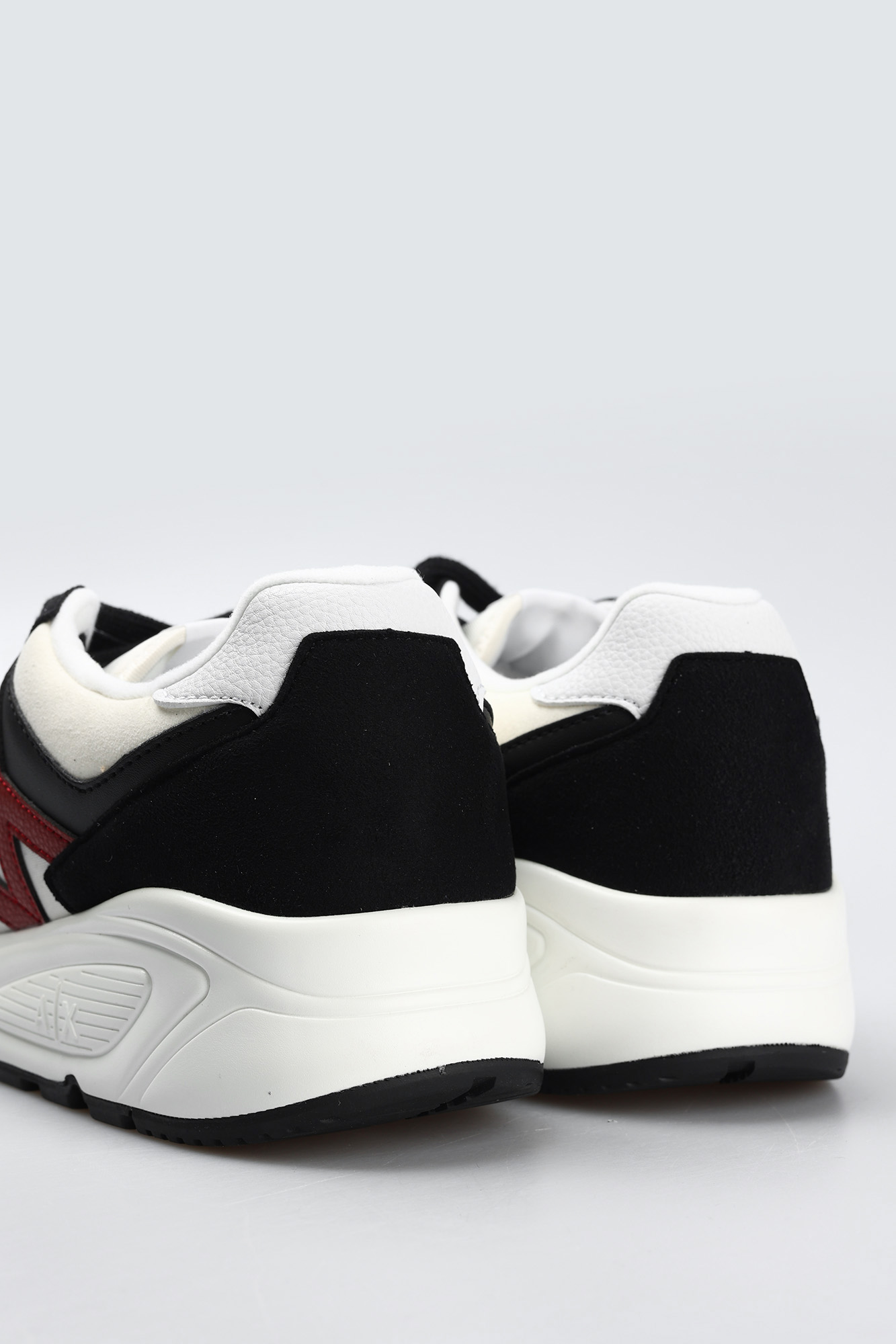 XUX152_XV610 Кроссовки Armani Exchange Черный