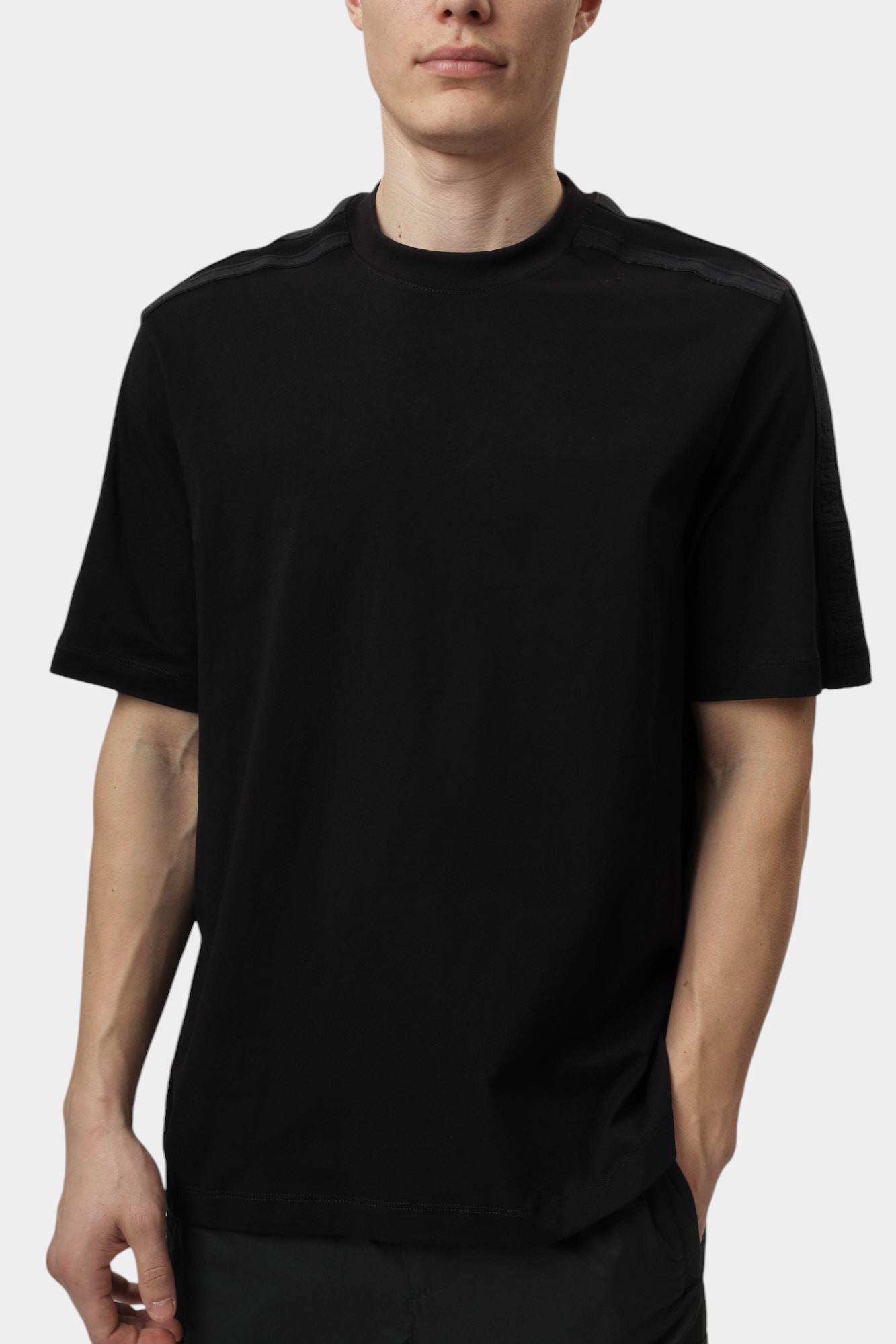 XM000322_AF10361 Футболка Armani Exchange Черный