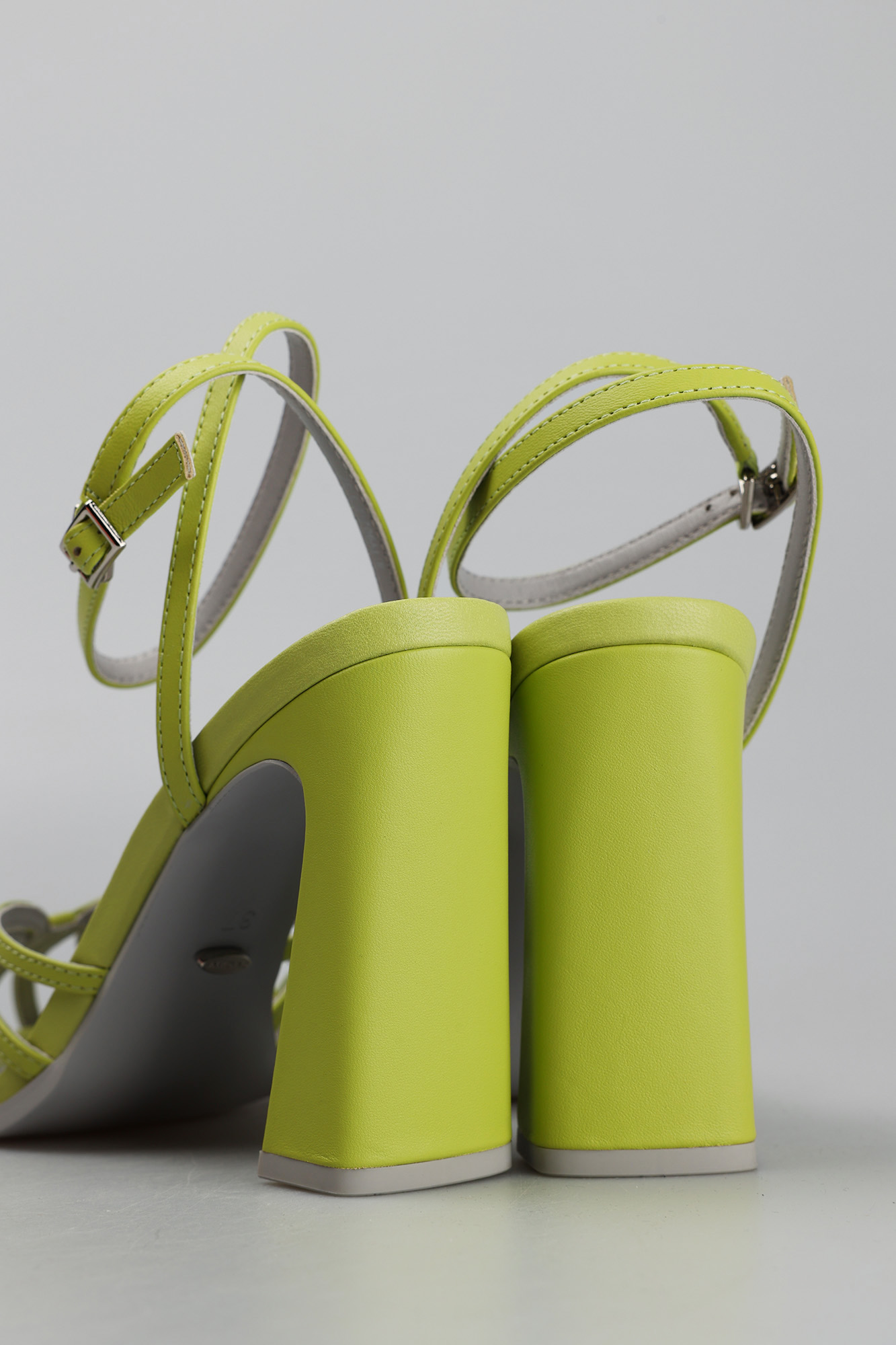 TY902-1 Босоножки Graciana Салатовый