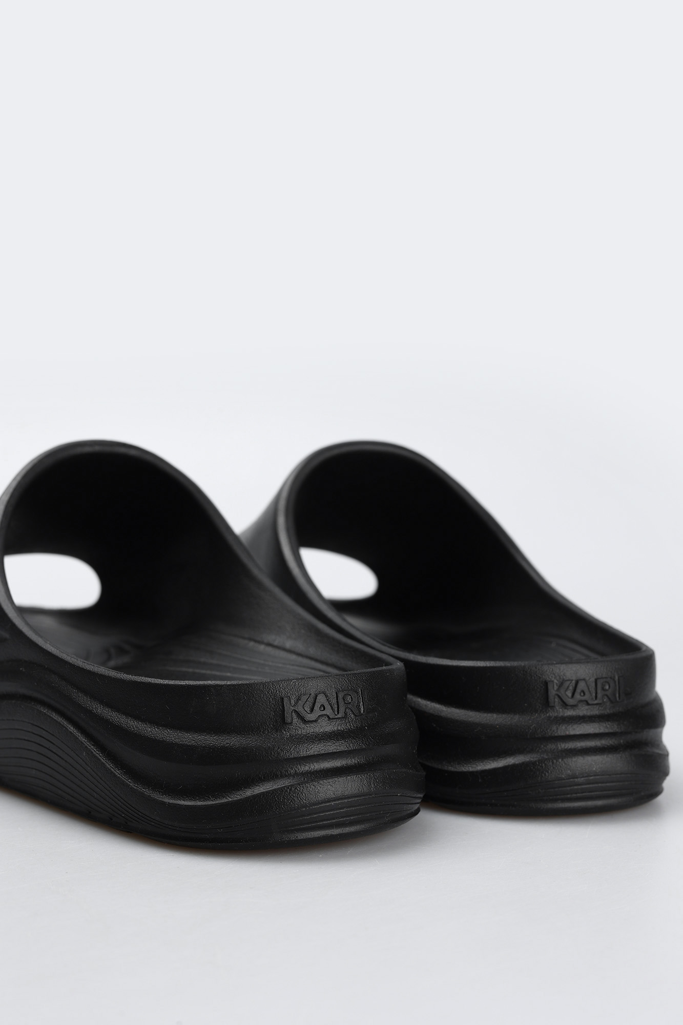 KL85007 Шлепанцы Karl Lagerfeld Черный