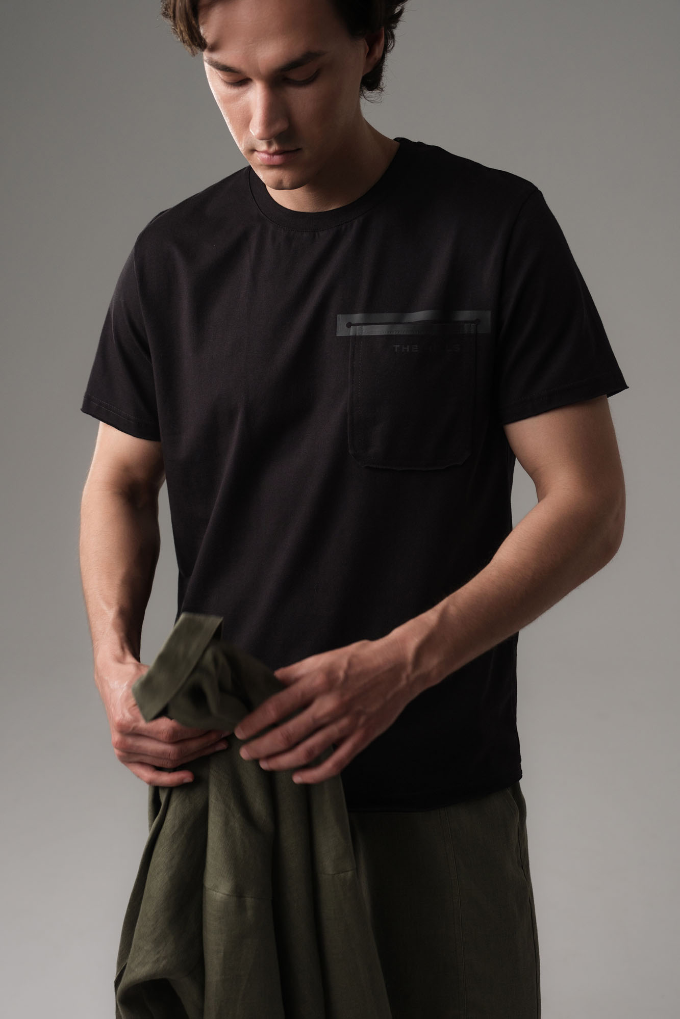 M-251-P-22-0065 Футболка The Hills Черный