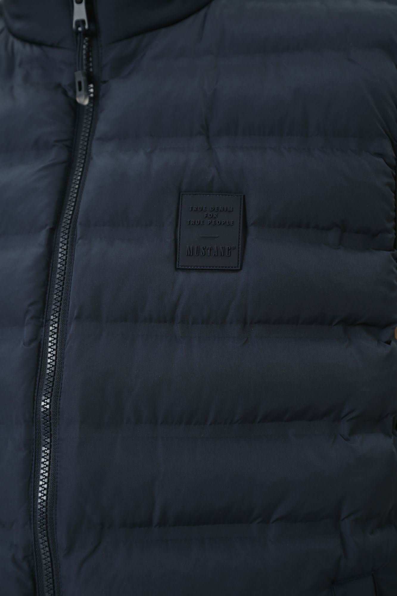 1015601 Жилет утепленный Mustang Синий