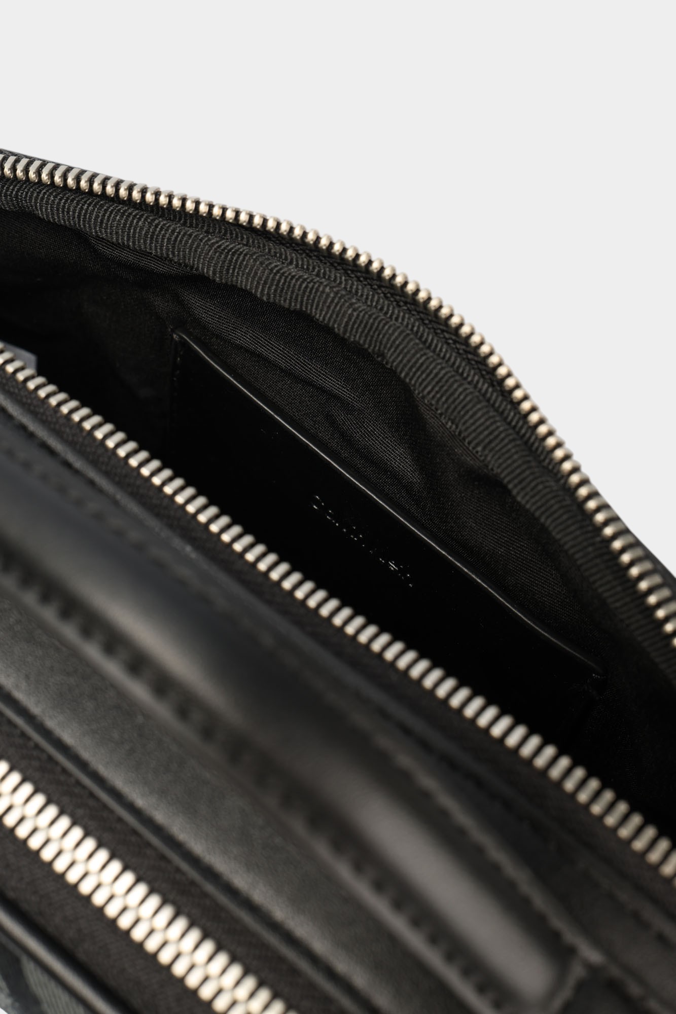 LV04K3185G Сумка Calvin Klein Jeans Черный