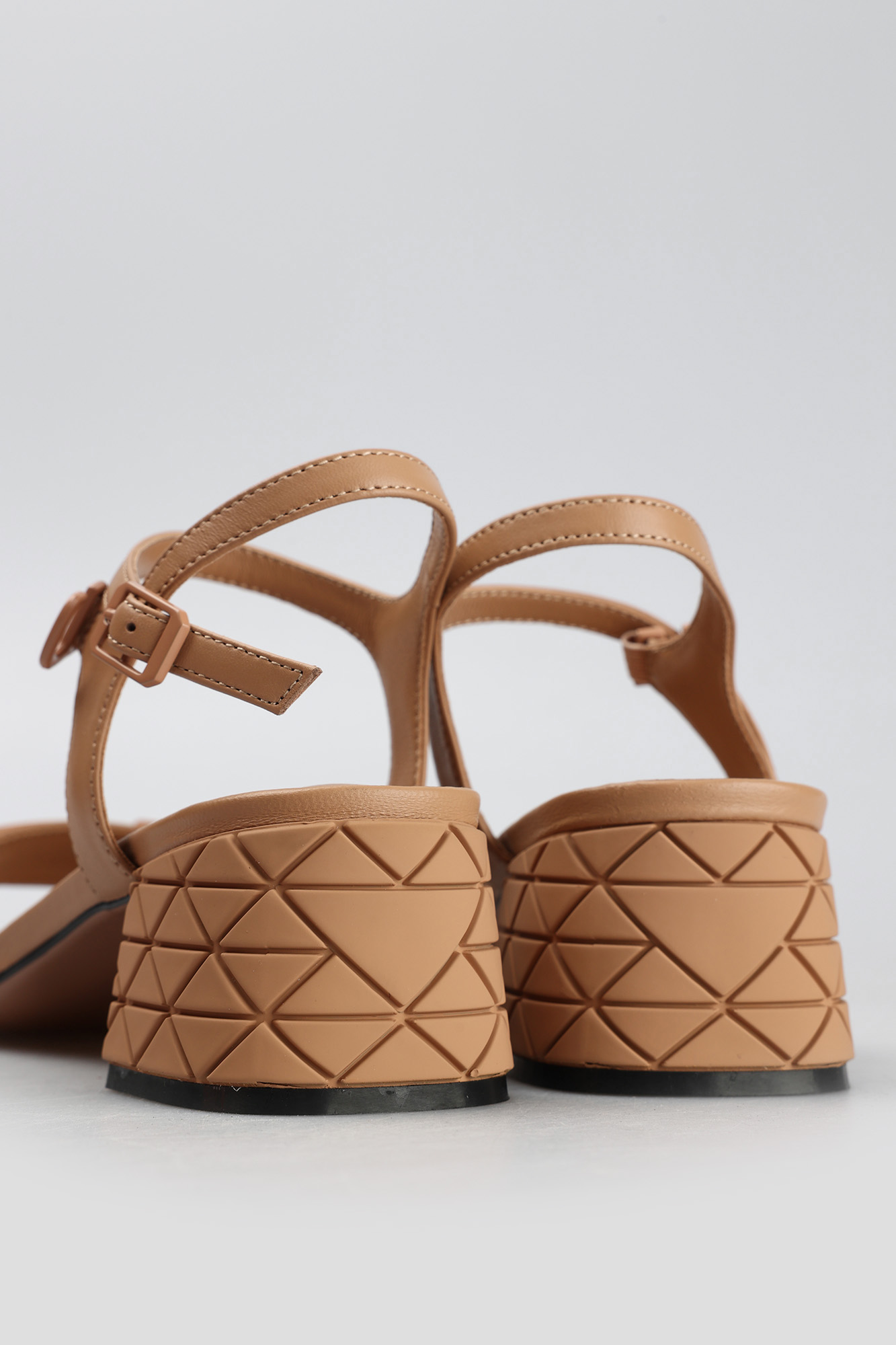 GL1430-387 Босоножки Graciana Бежевый