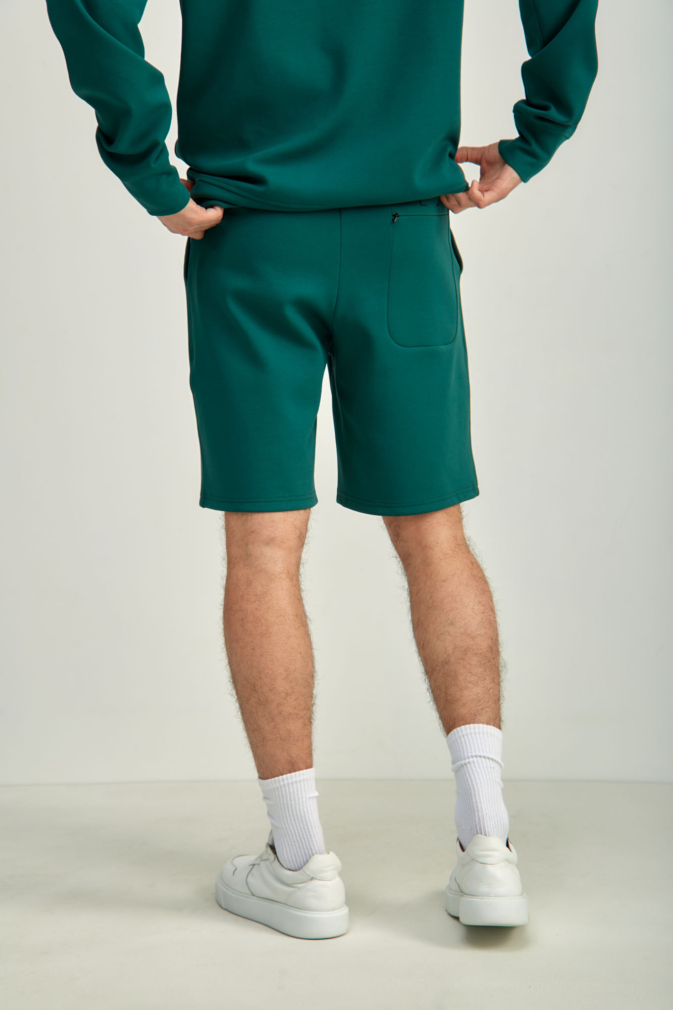 M-241-P-25-1007 Шорты The Hills Зеленый