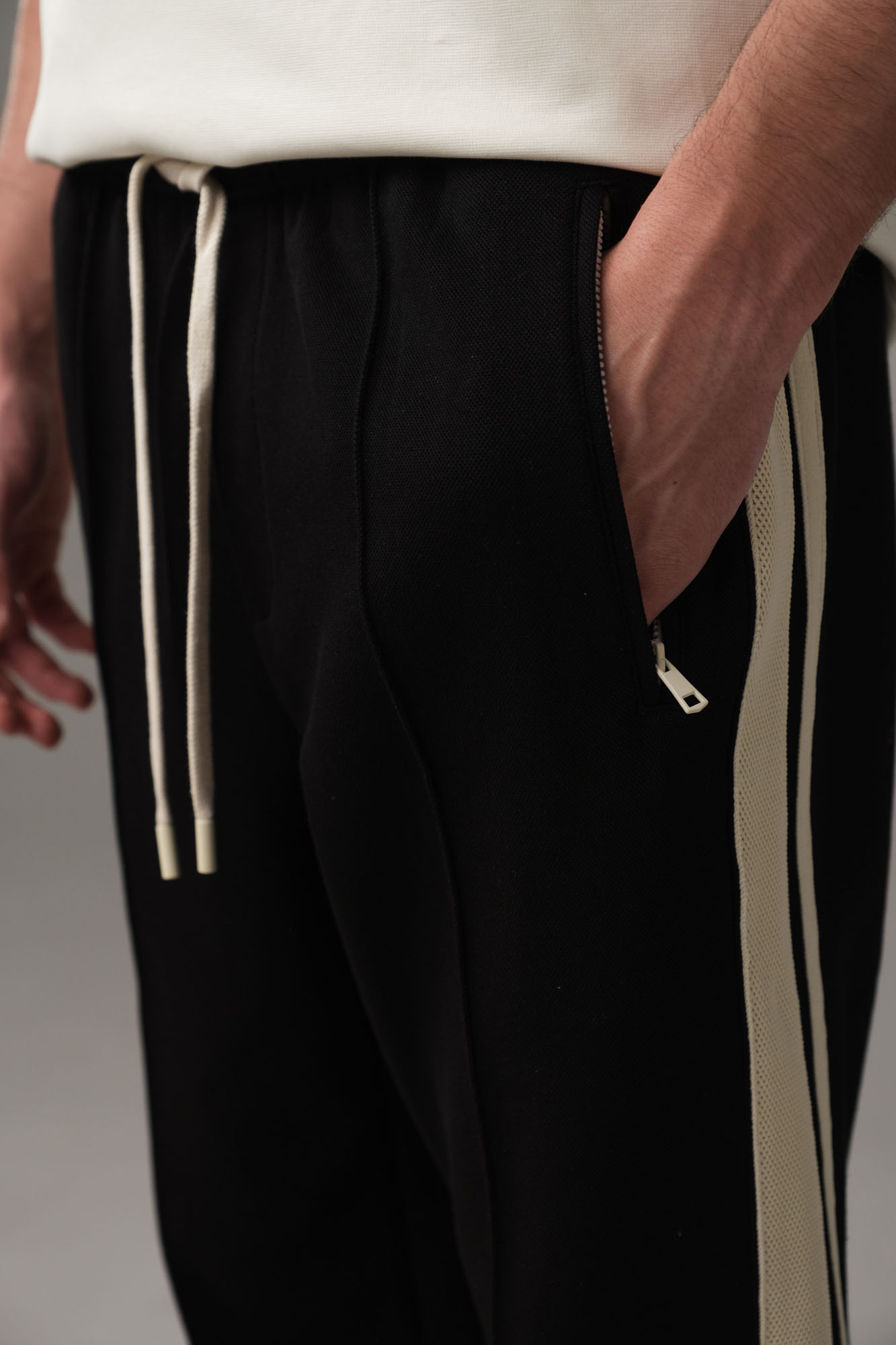 M-251-MA-20-8011 Брюки спортивные The Hills Черный