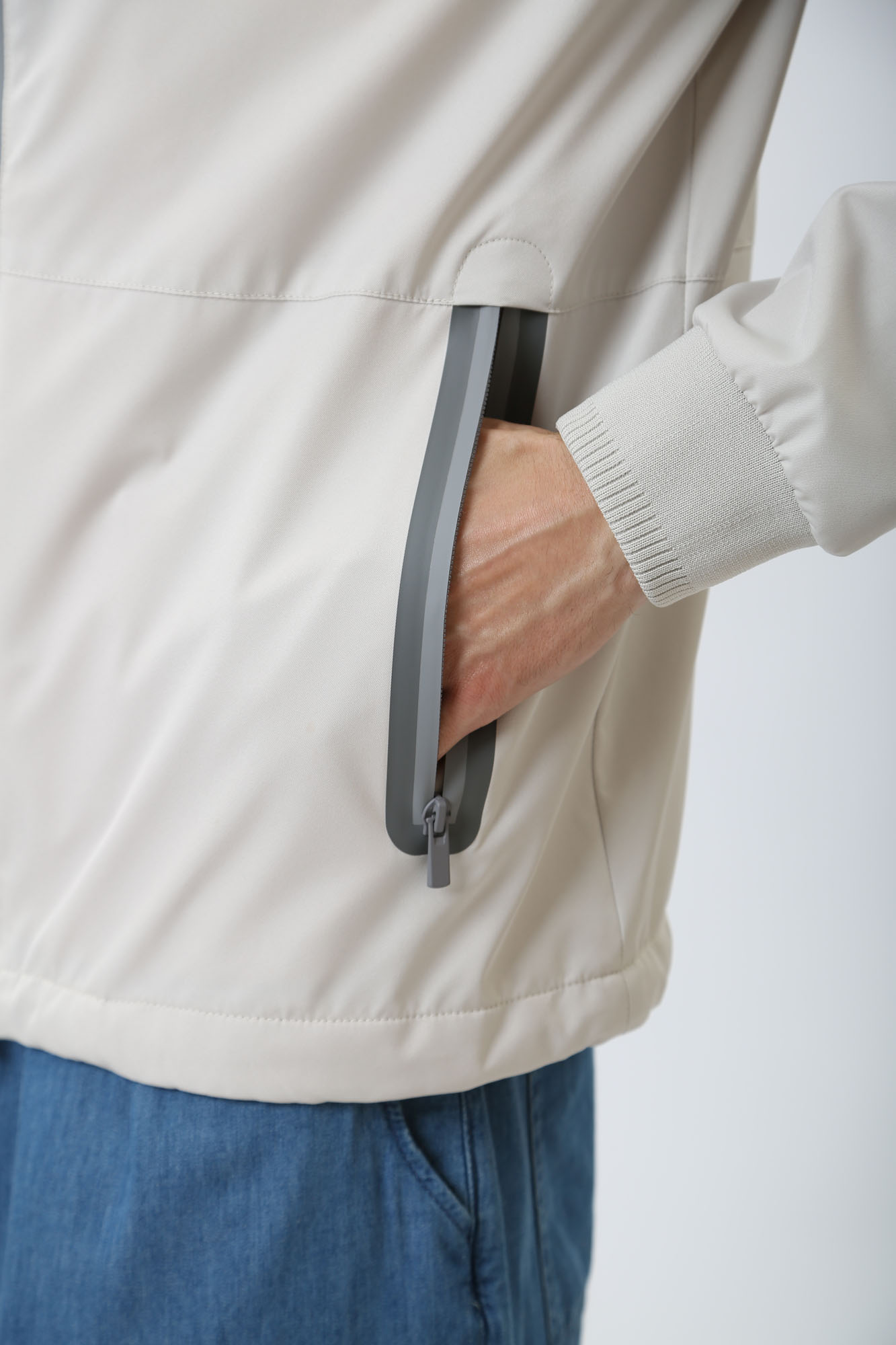 M4522VT3083F Ветровка Geox Серый