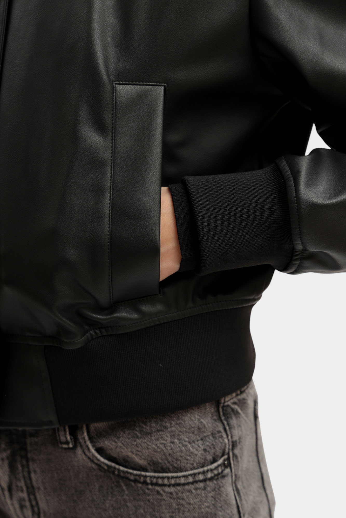 XW001432_AF16618 куртка кожаная armani exchange 