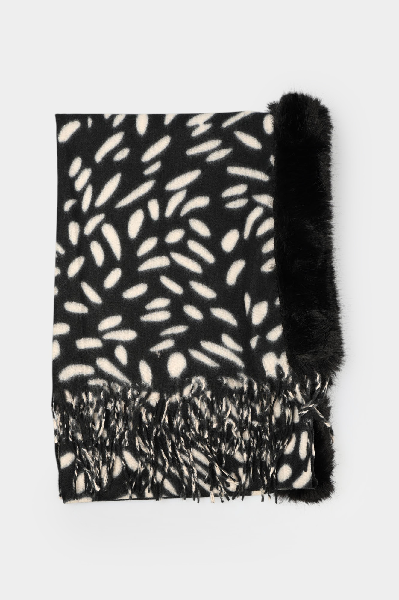 5299-023-52 Палантин Marc Cony Черный