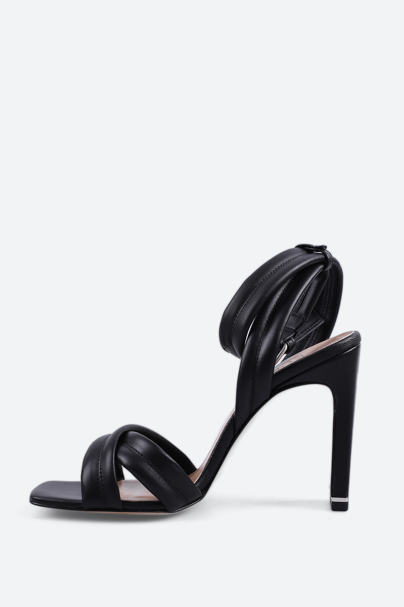 16-71121 Босоножки на каблуке Marc Cony Черный