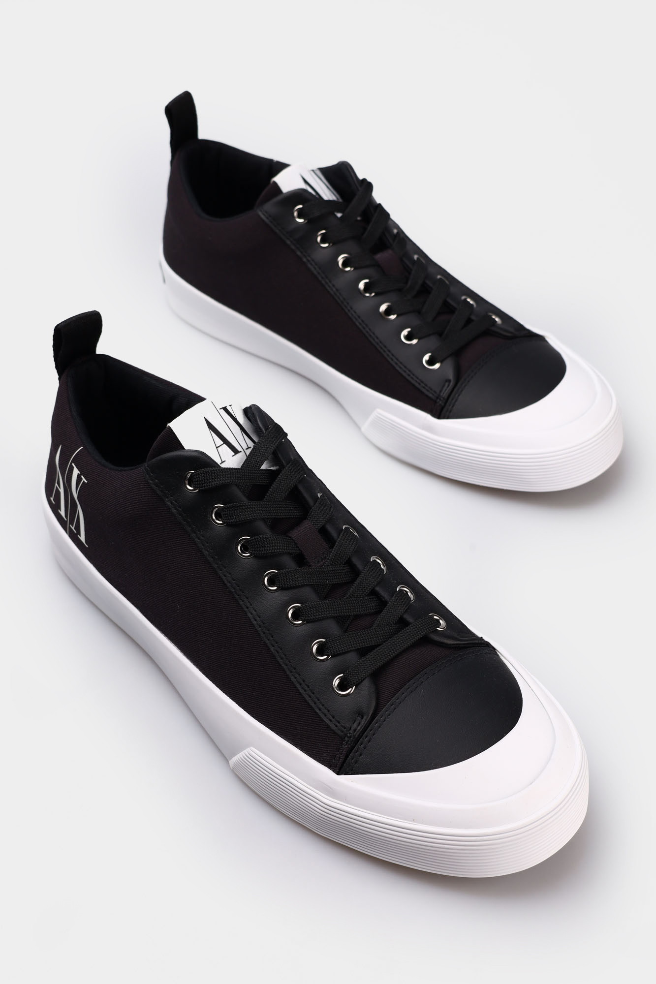 XUX140_XV591_K001 Кроссовки Armani Exchange Черный