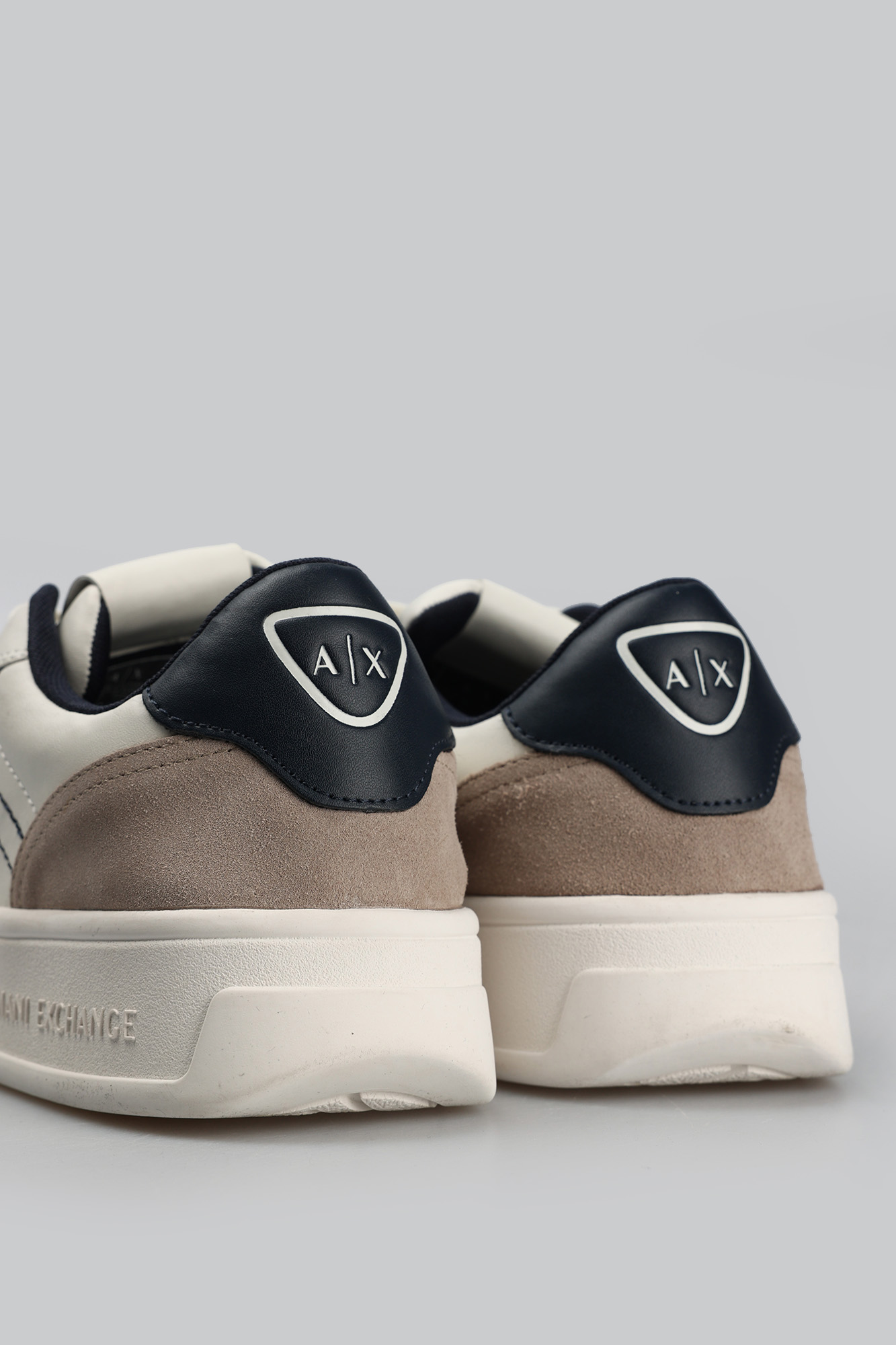 XUX148_XV601 Кеды Armani Exchange Белый