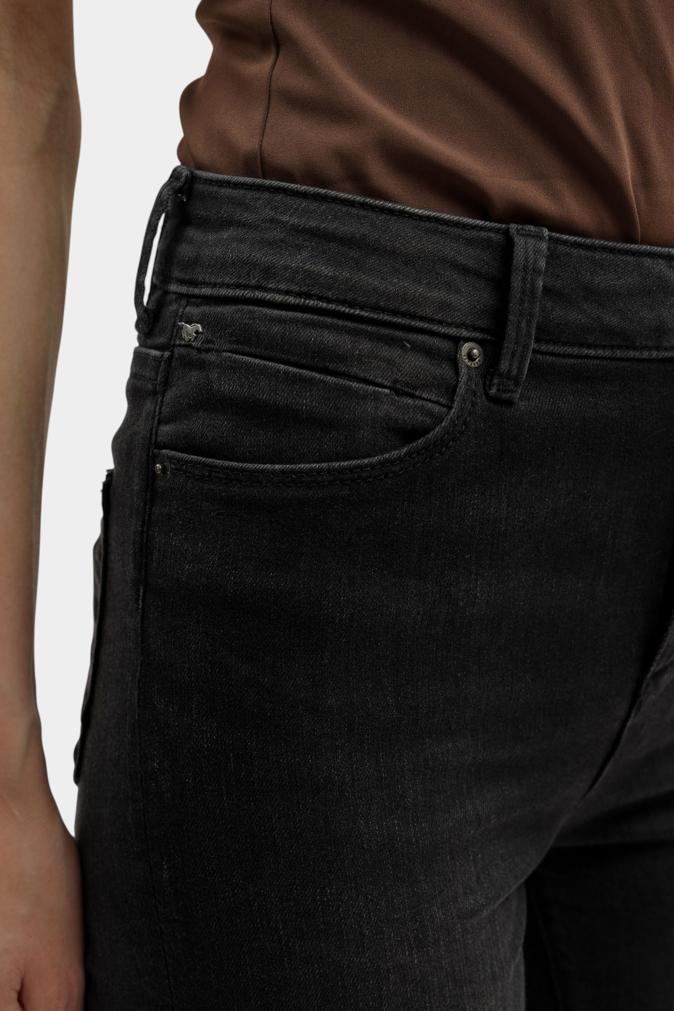 Джинсы Mustang