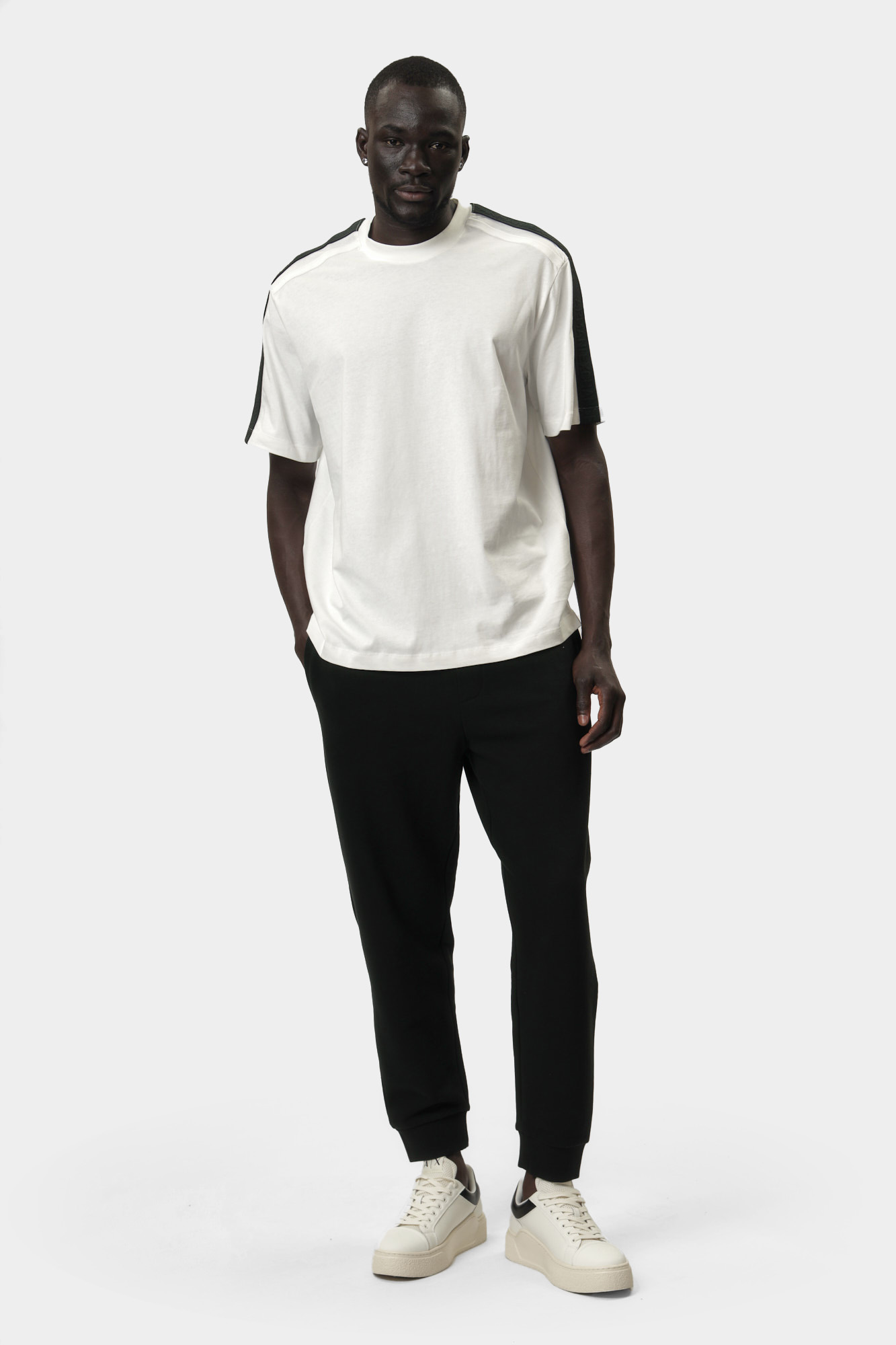 XM000322_AF10361 Футболка Armani Exchange Белый