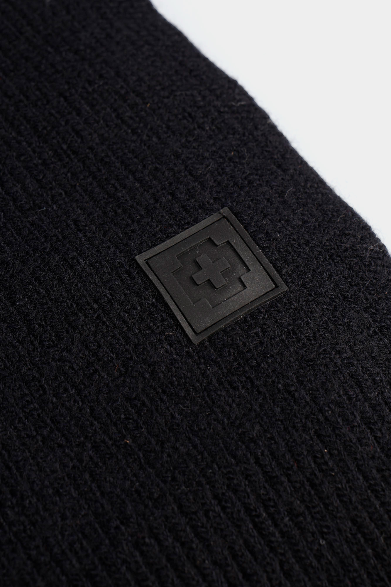 30043616_10018667 Шарф Strellson Черный