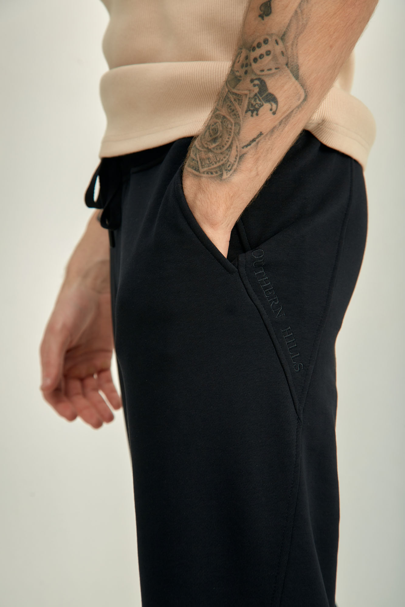 M-241-P-20-0086 Брюки спортивные The Hills Черный