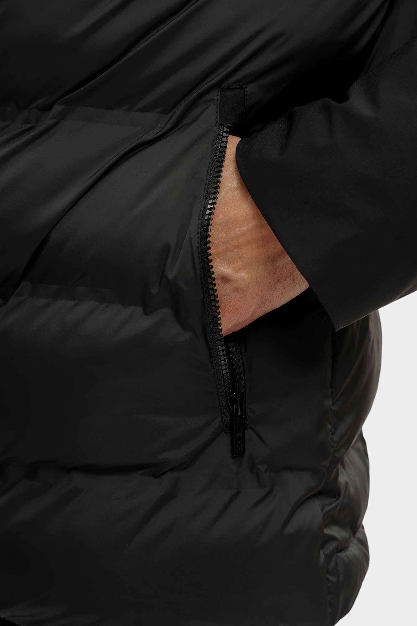 554596_505029 Куртка Karl Lagerfeld Черный