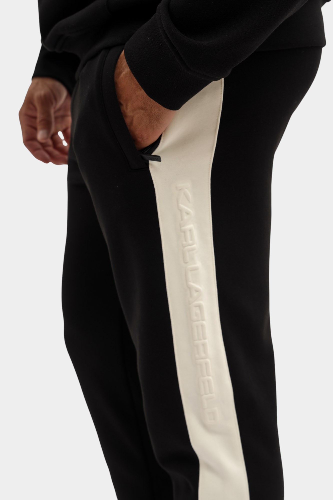 554910_705015 Брюки спортивные Karl Lagerfeld Черный