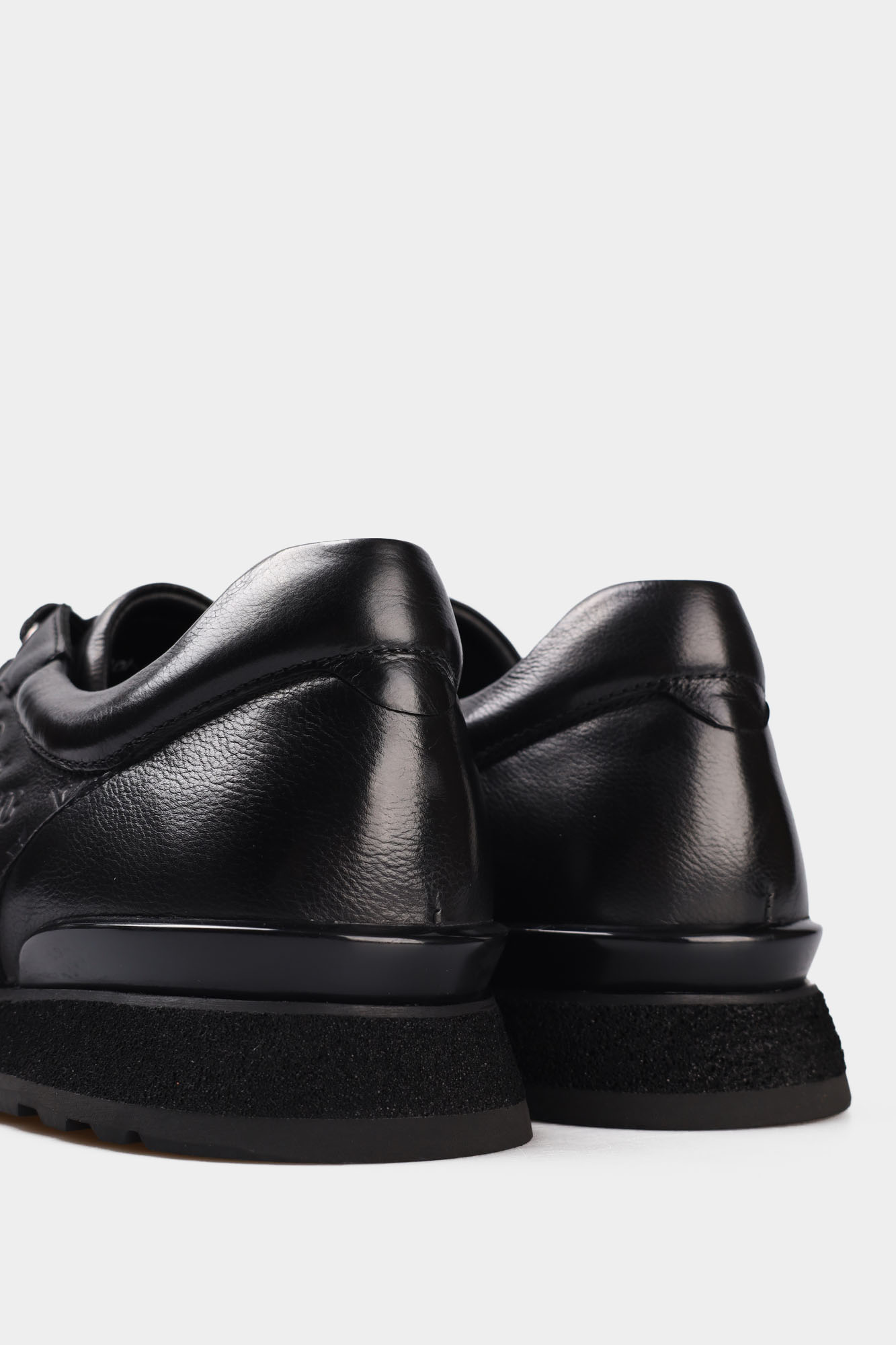 PM-001-104 Кроссовки Graciana Черный