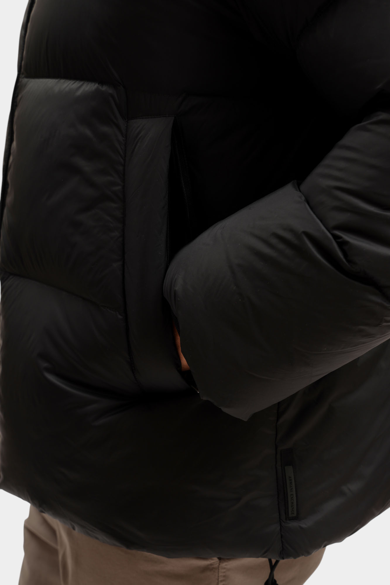 XM001115_AF16589 Куртка пуховая Armani Exchange Черный