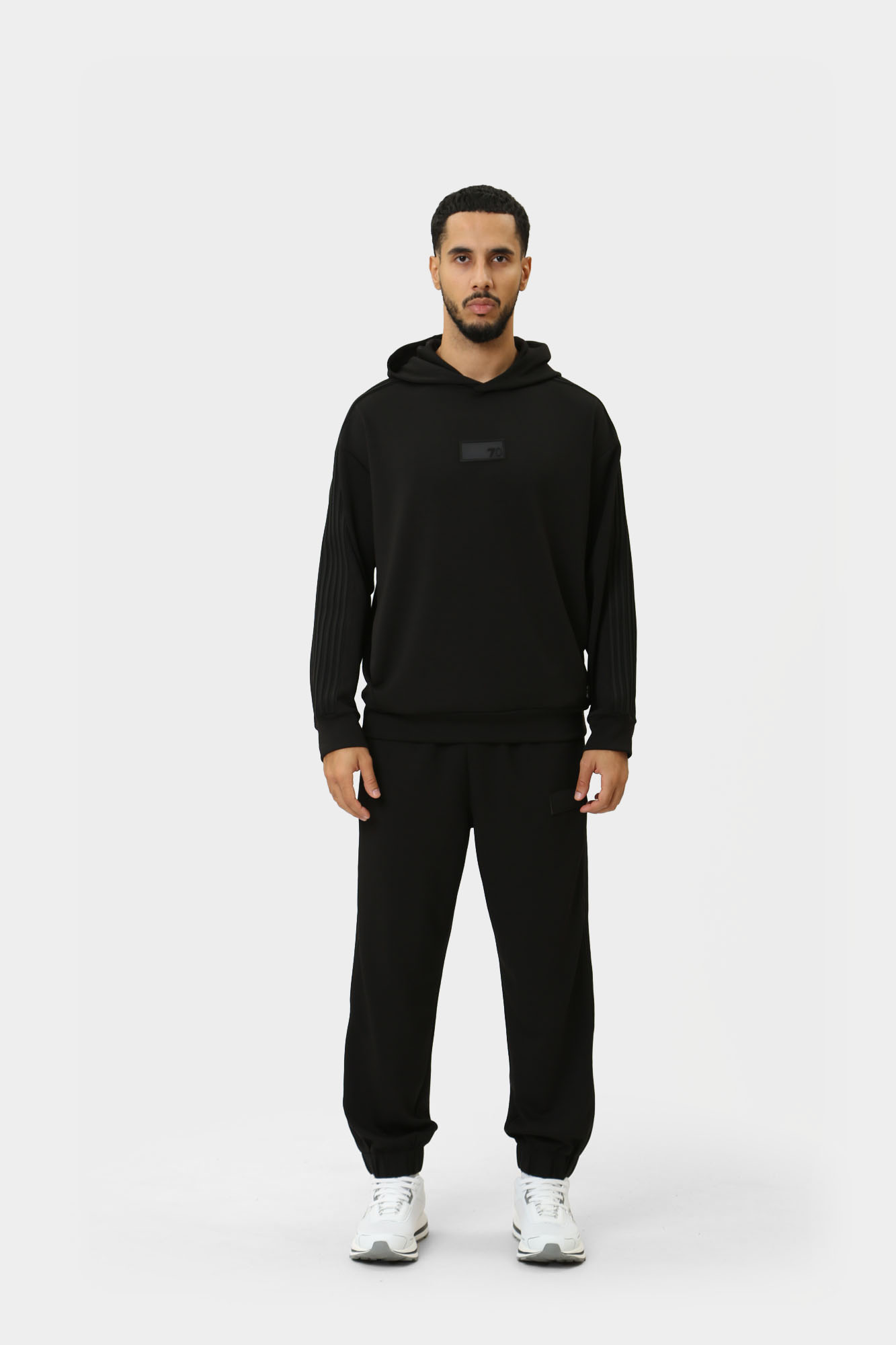 6DUM02_PJZKZ_1200 Худи EA7 Черный