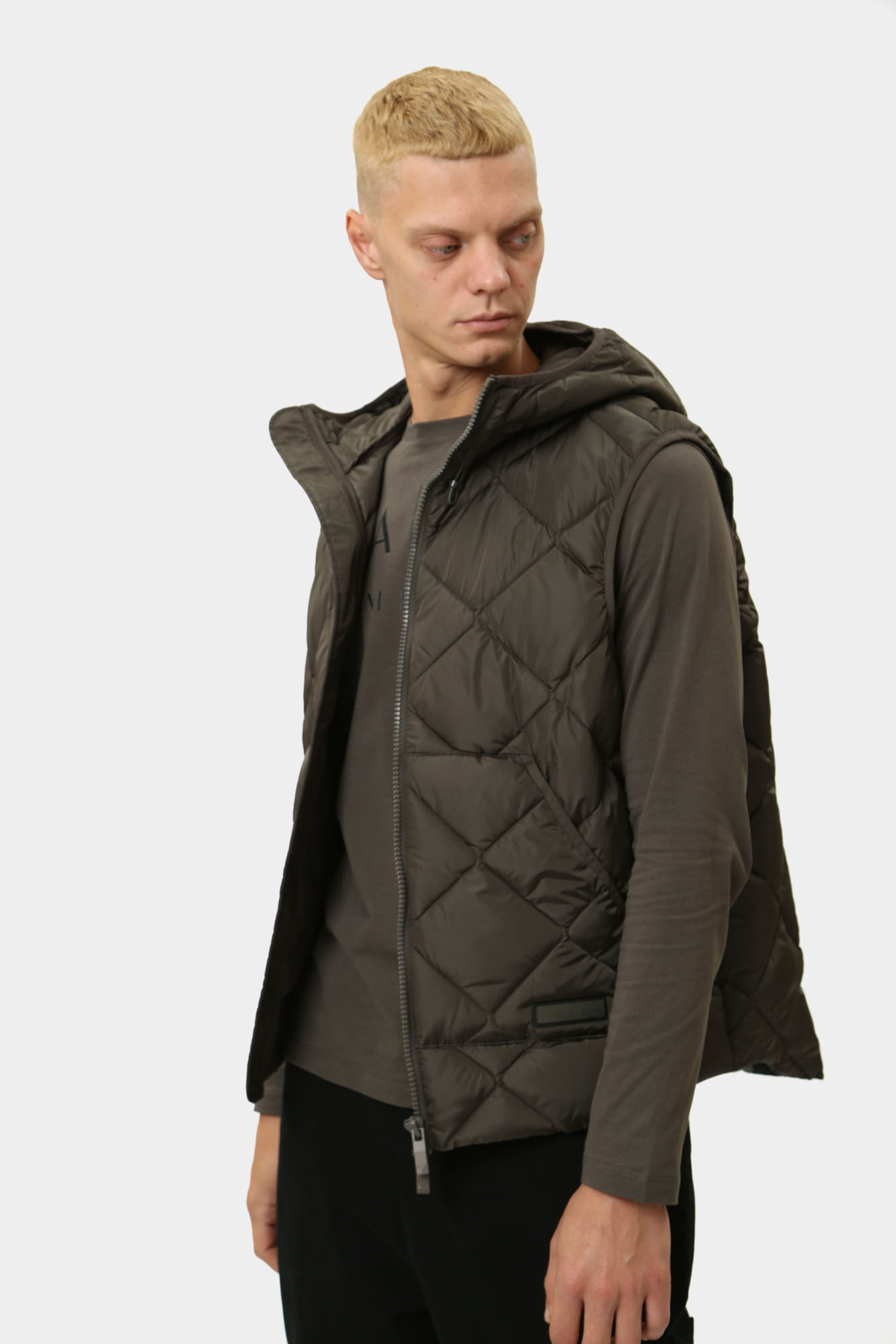 6DZQ01_ZN4XZ Жилет пуховый Armani Exchange Черный