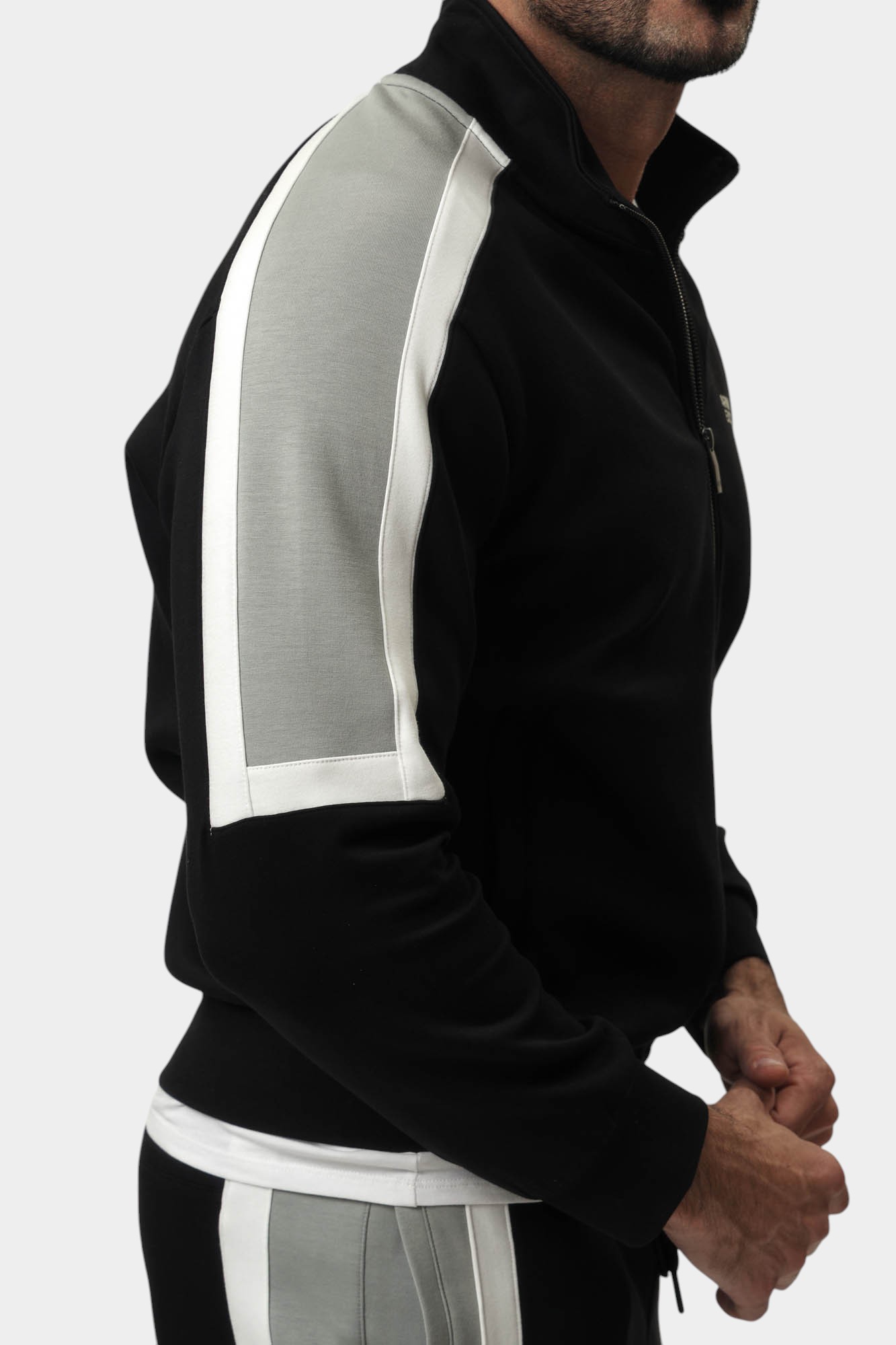 XM000520_AF13047 Толстовка Armani Exchange 