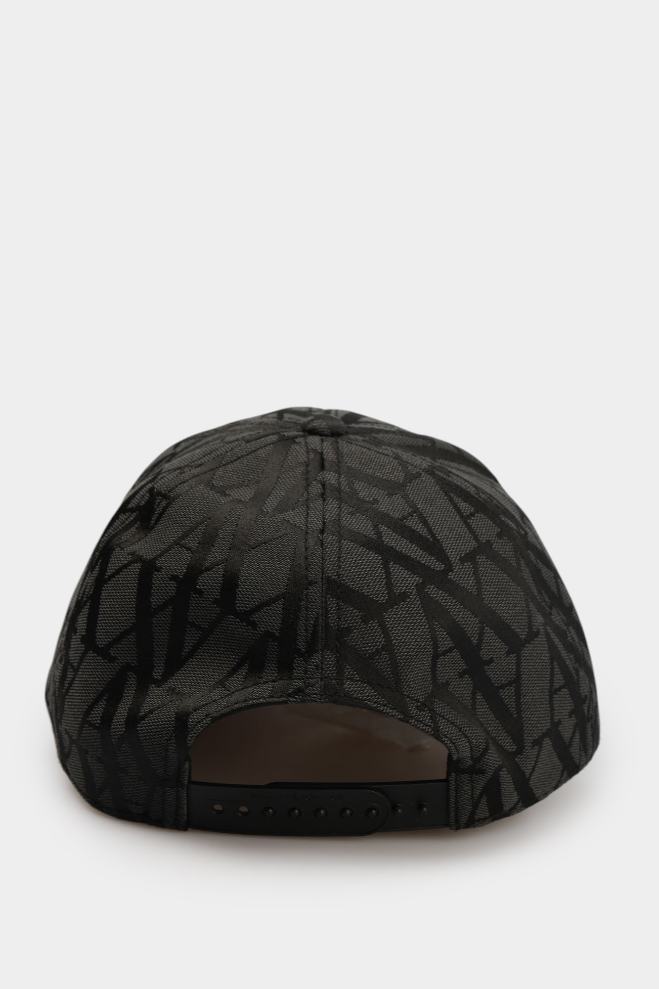 XW000877_AF13377 Кепка Armani Exchange Черный