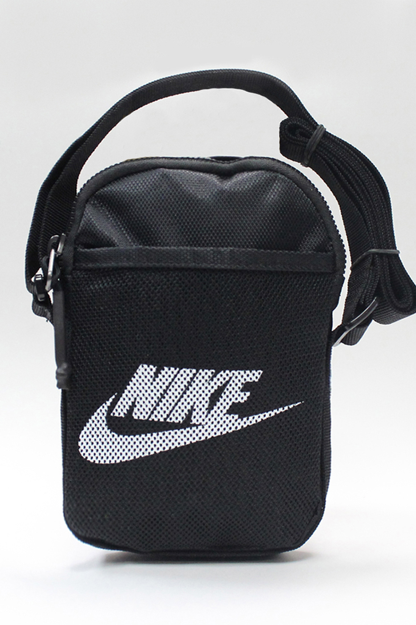 BA5871 Сумка Nike Черный