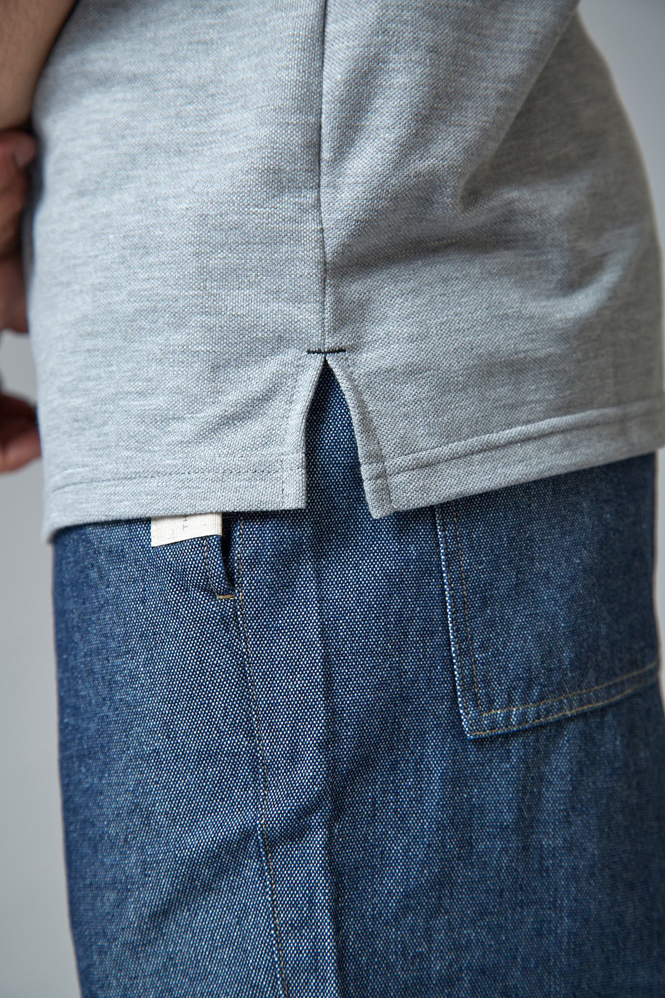 M-232-P-23-0069 Поло The Hills Серый