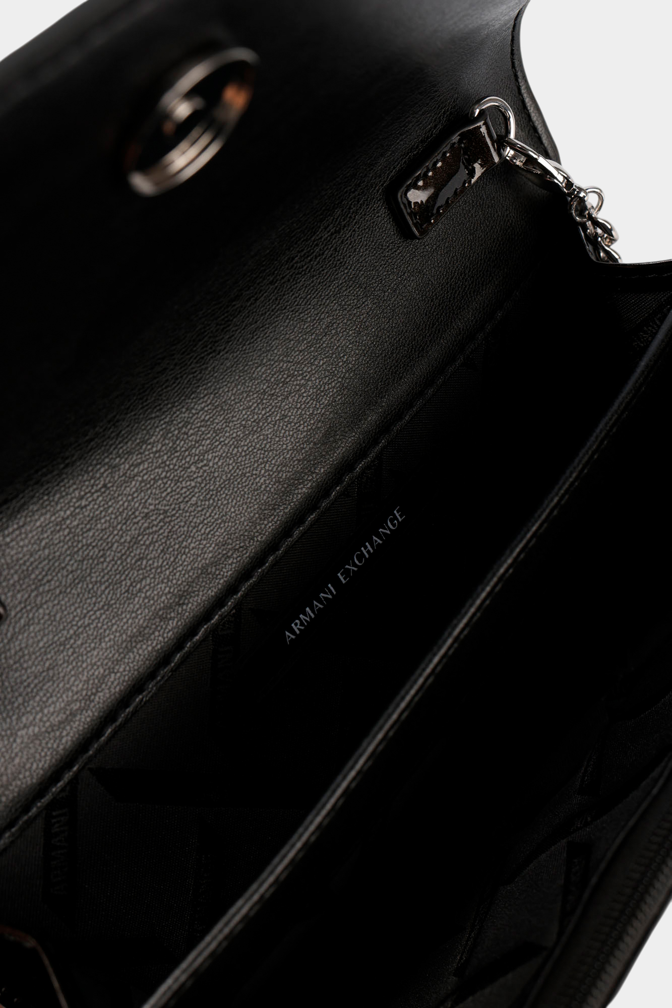 XW000358_AF17290 Клатч Armani Exchange Черный