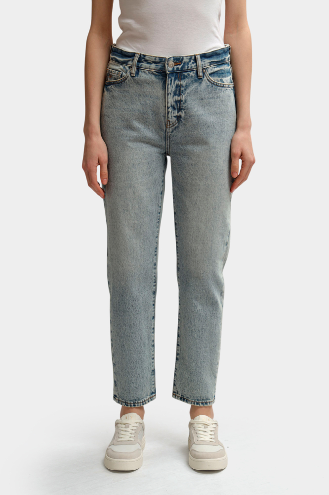 Джинсы Armani Exchange