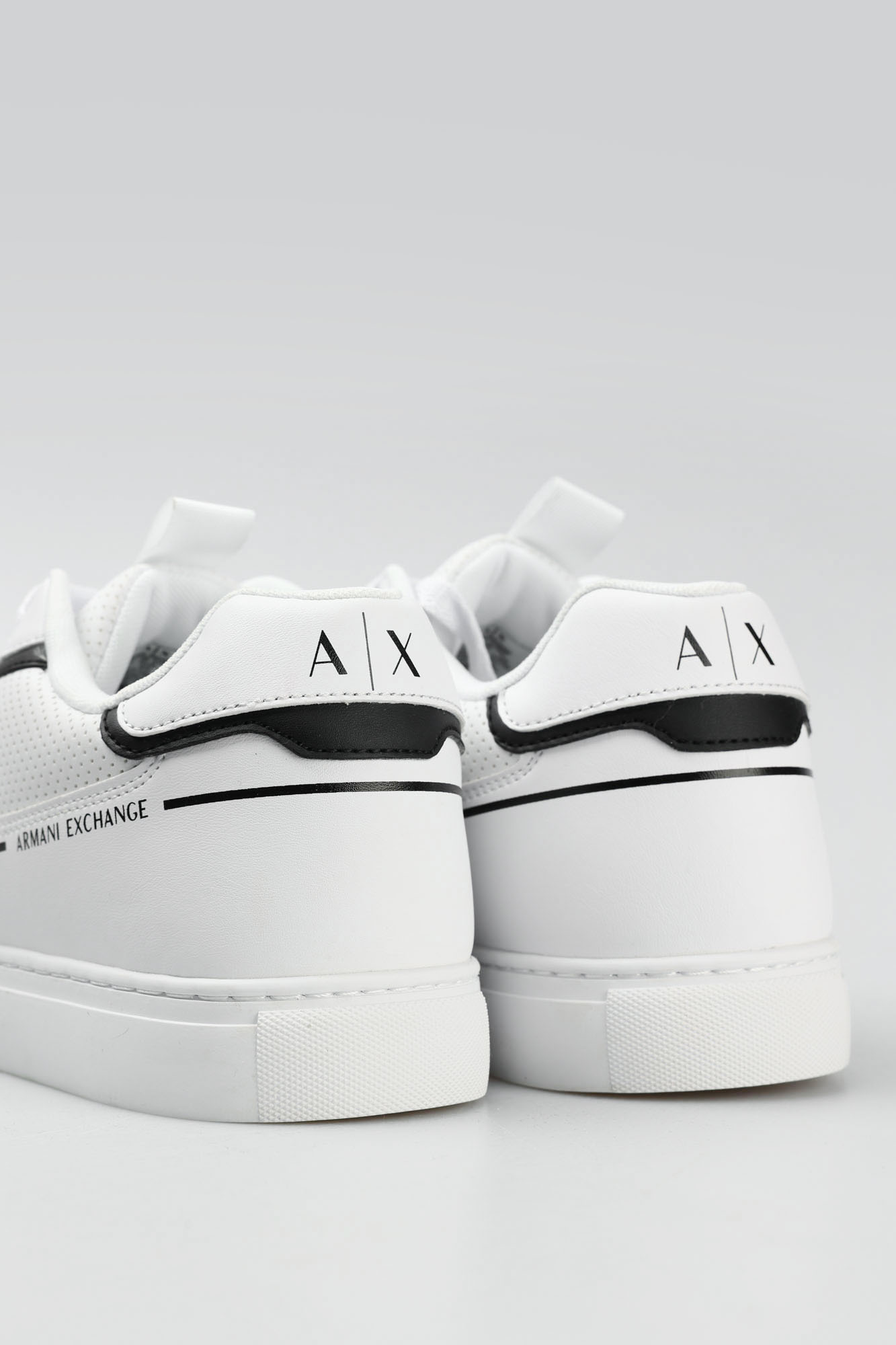 XUX199_XV800 Кеды Armani Exchange Белый