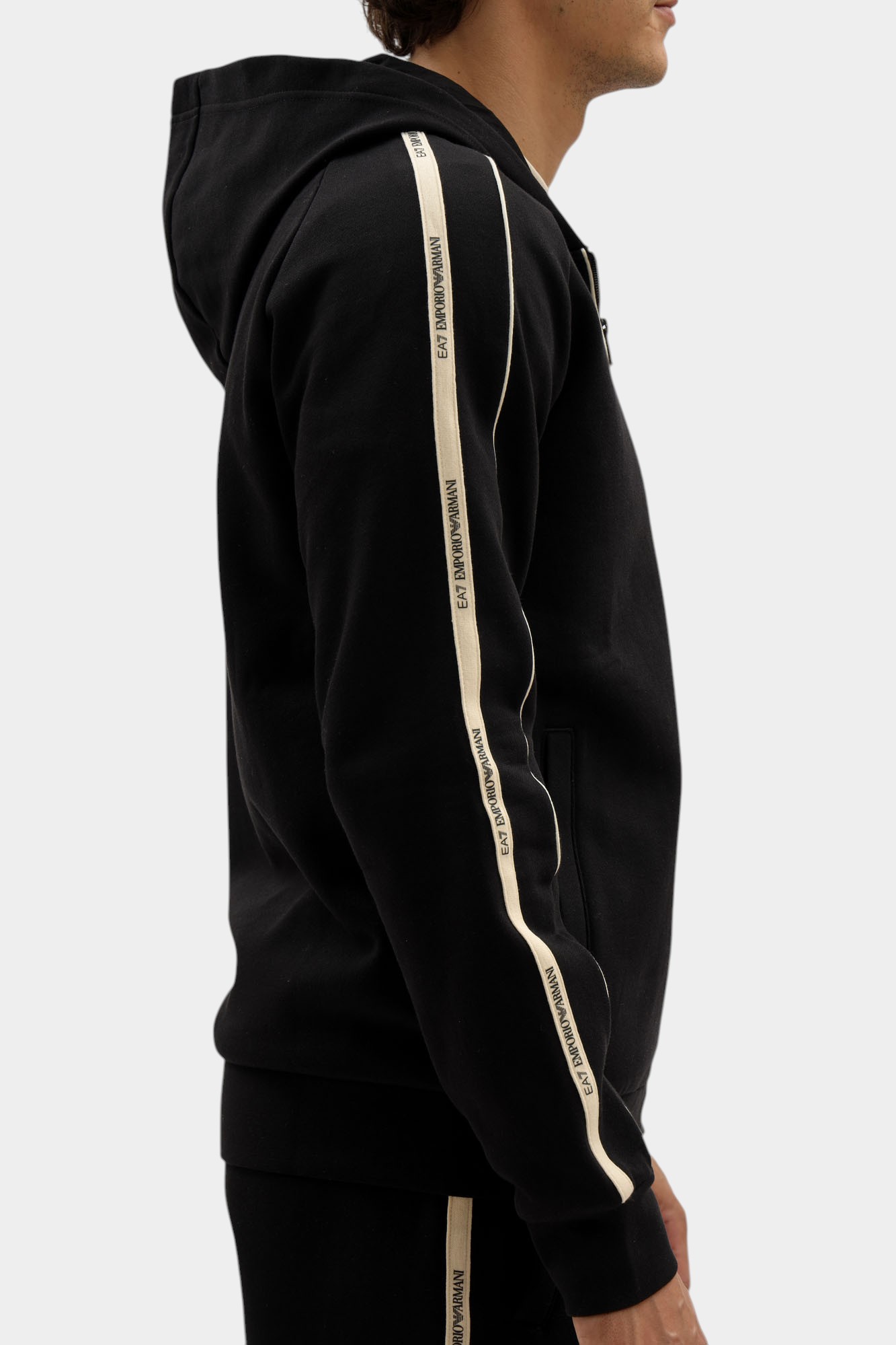 7M000973_AF10377 Толстовка EA7 Черный