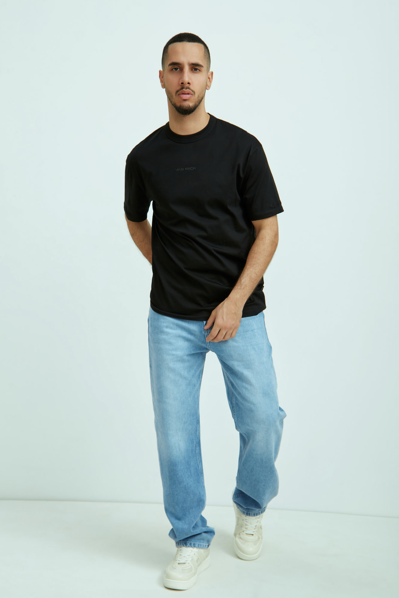 VM-ERK-22-061 Футболка Van Mich Черный