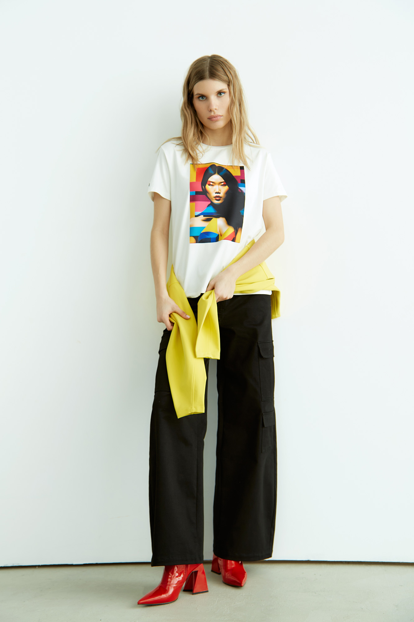 W-232-P-22-0148 футболка the hills 