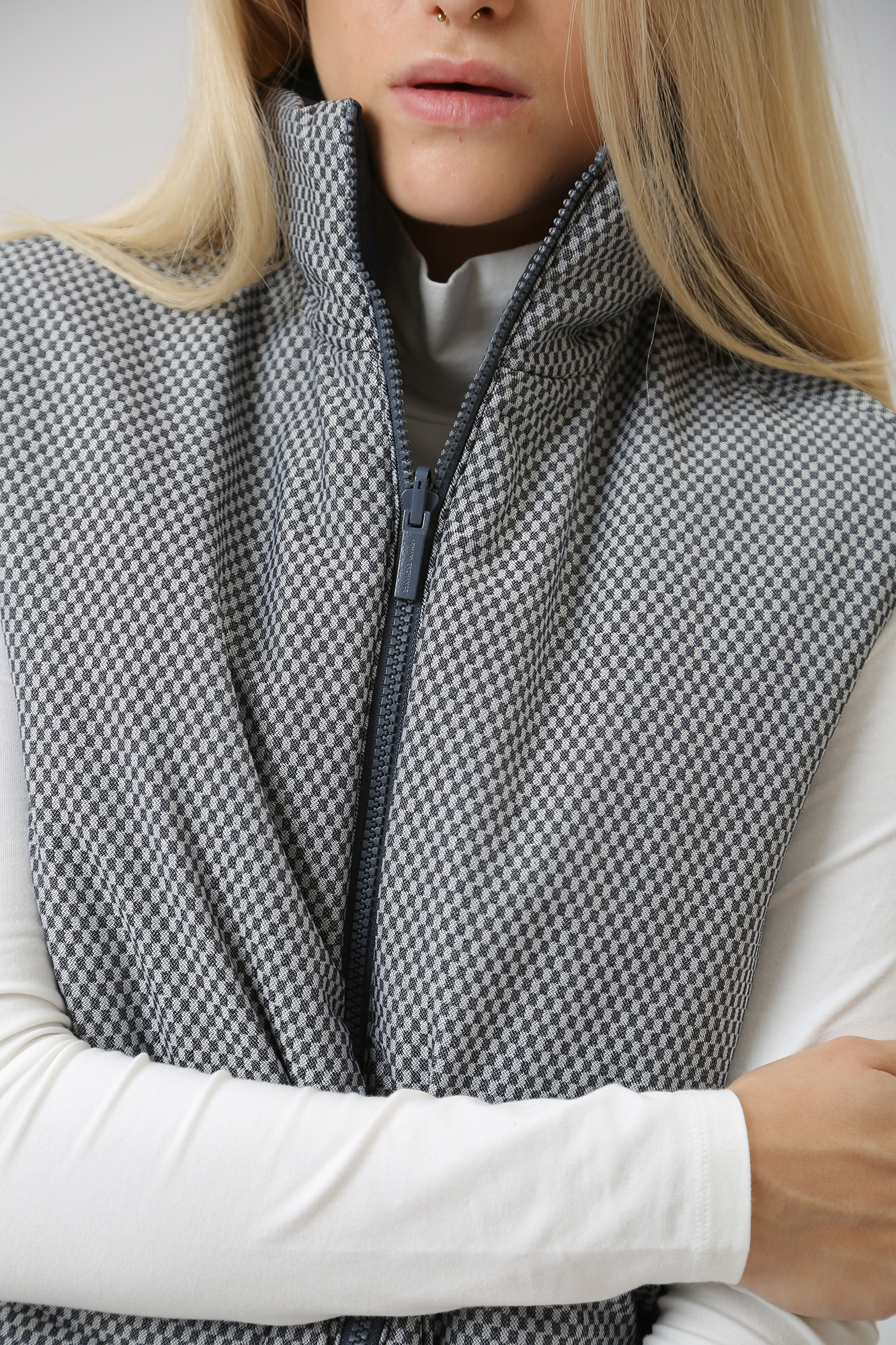 6RYQ34_YN6MZ жилет пуховый armani exchange 