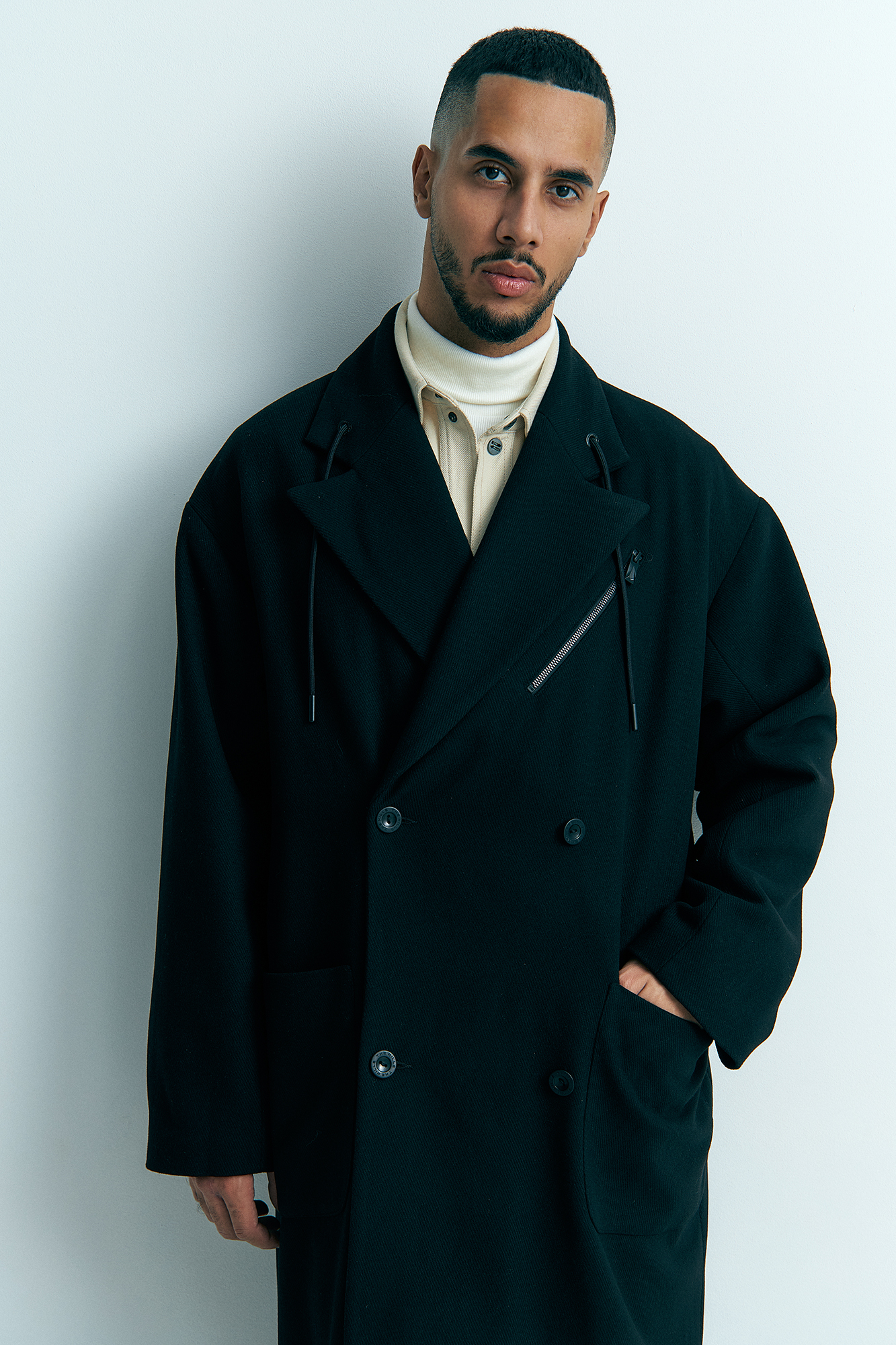 U-232-TH-56-0130 Пальто The Hills Черный