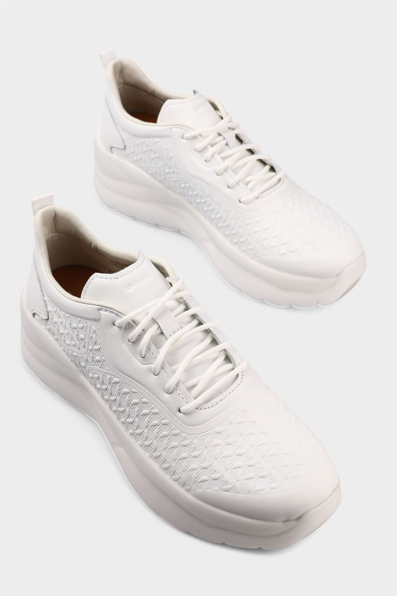 D551FB00085C Кроссовки Geox Белый