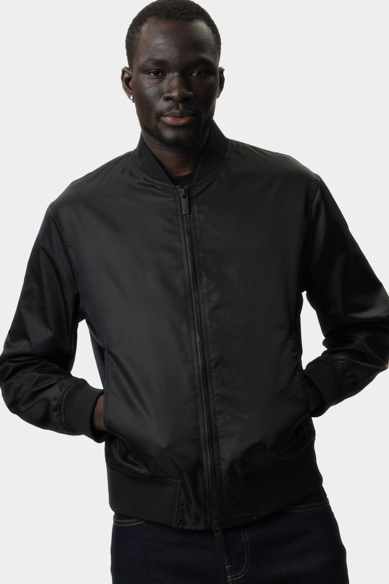 XM000195_AF12011 Бомбер Armani Exchange Черный