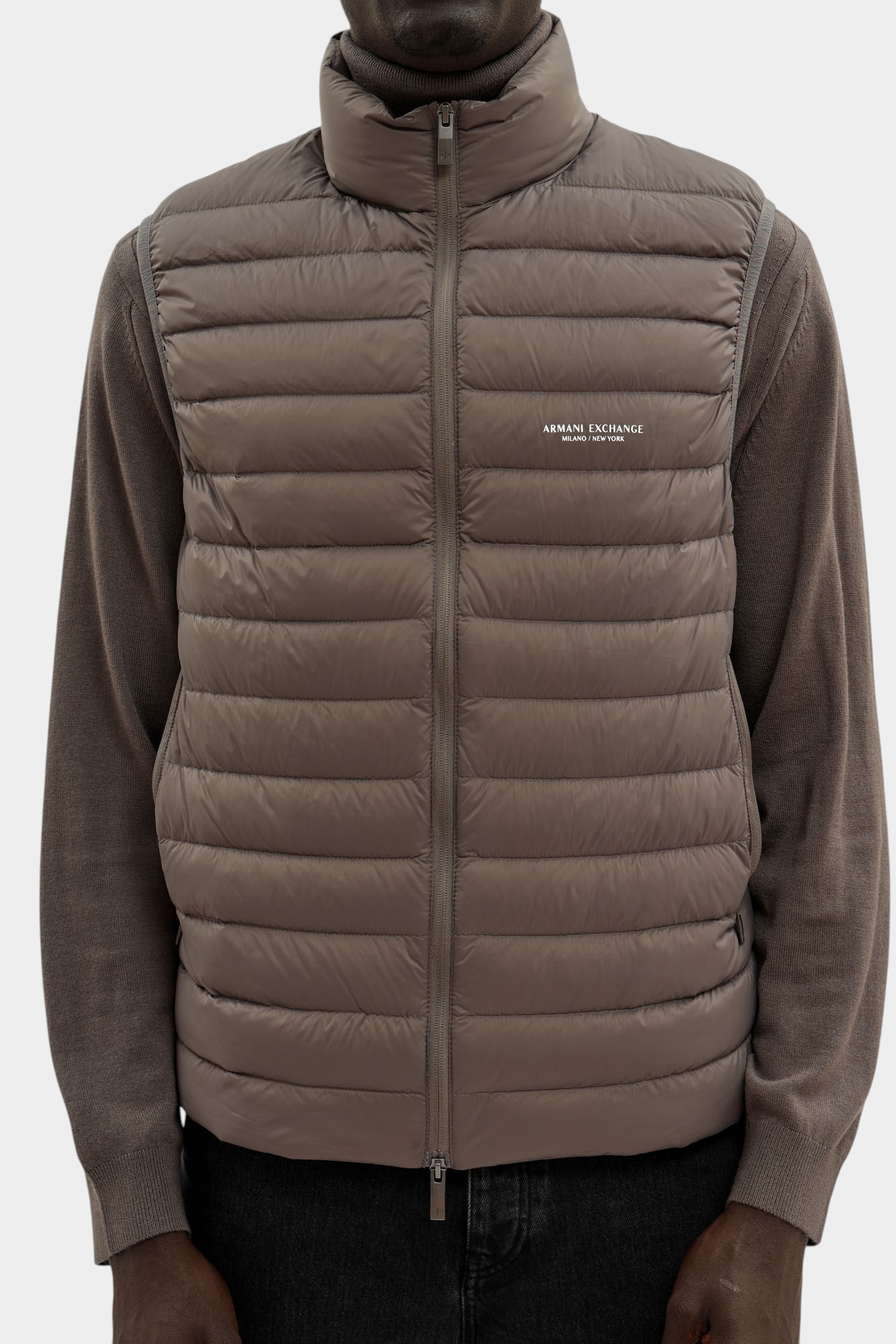 XM001576_AF16927 Жилет утепленный Armani Exchange Серый