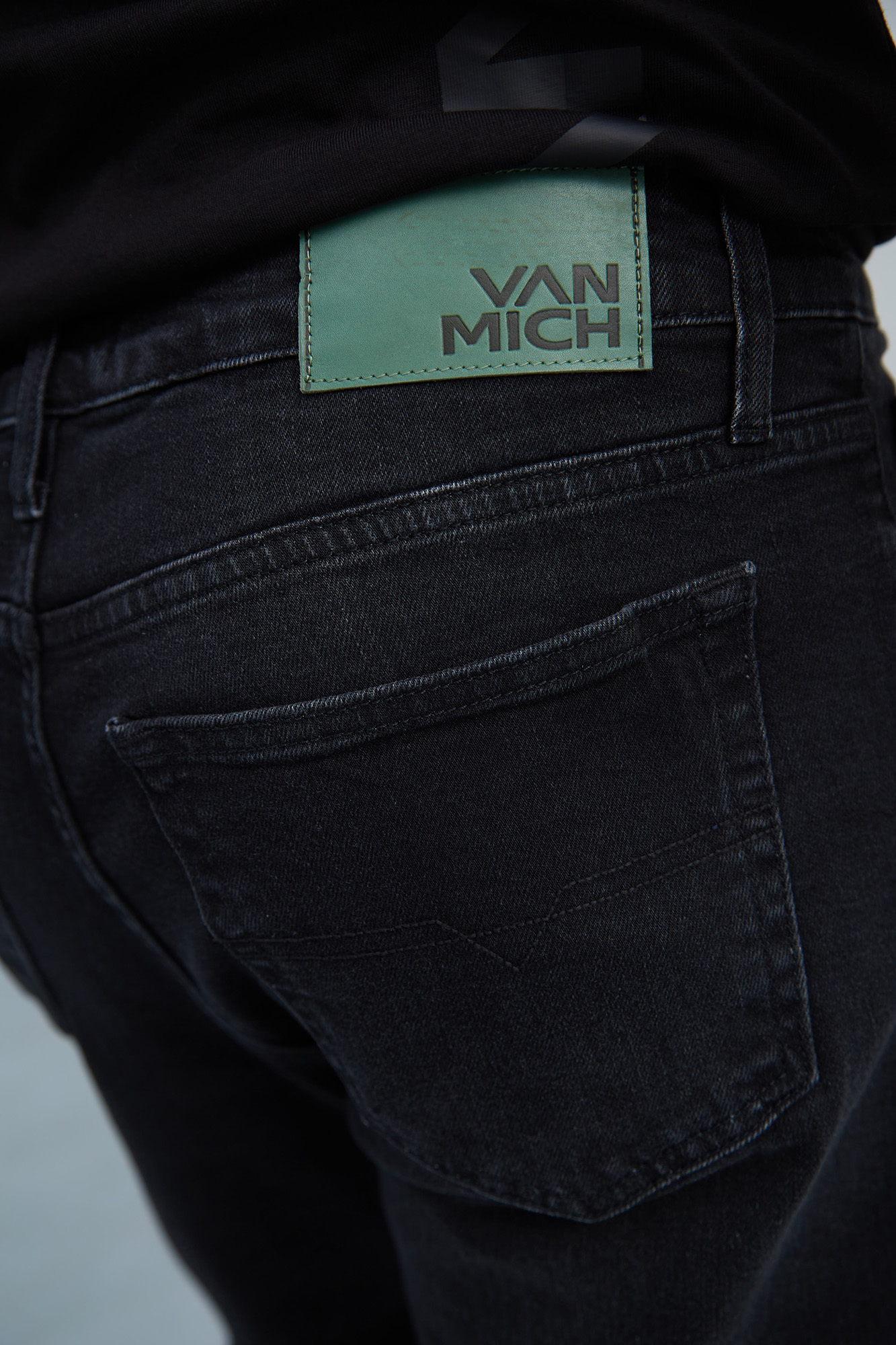 VM-231-33-014 Джинсы Regular Taper  Van Mich Черный
