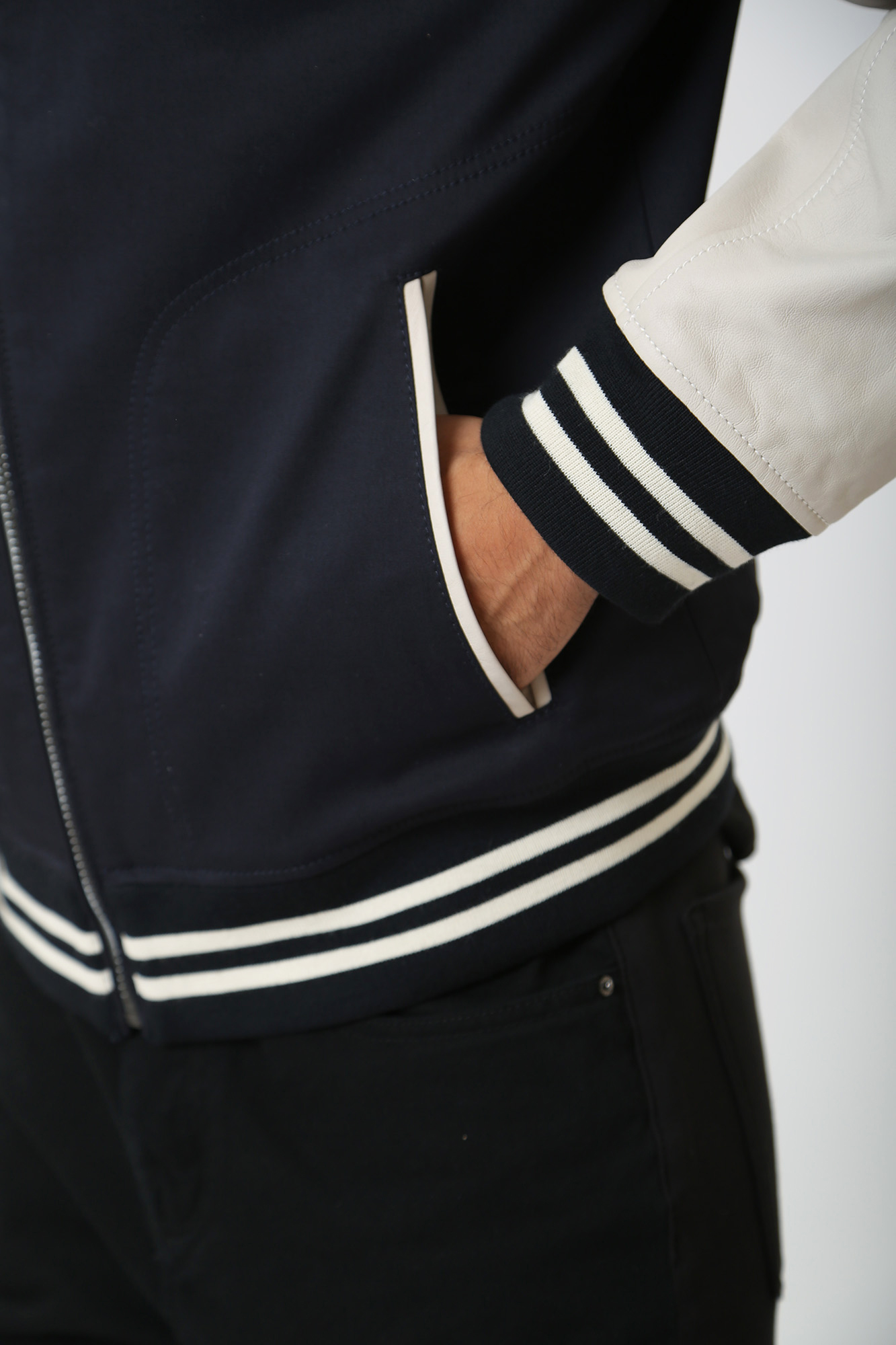 110042_80000369 Куртка кожаная  Strellson Синий