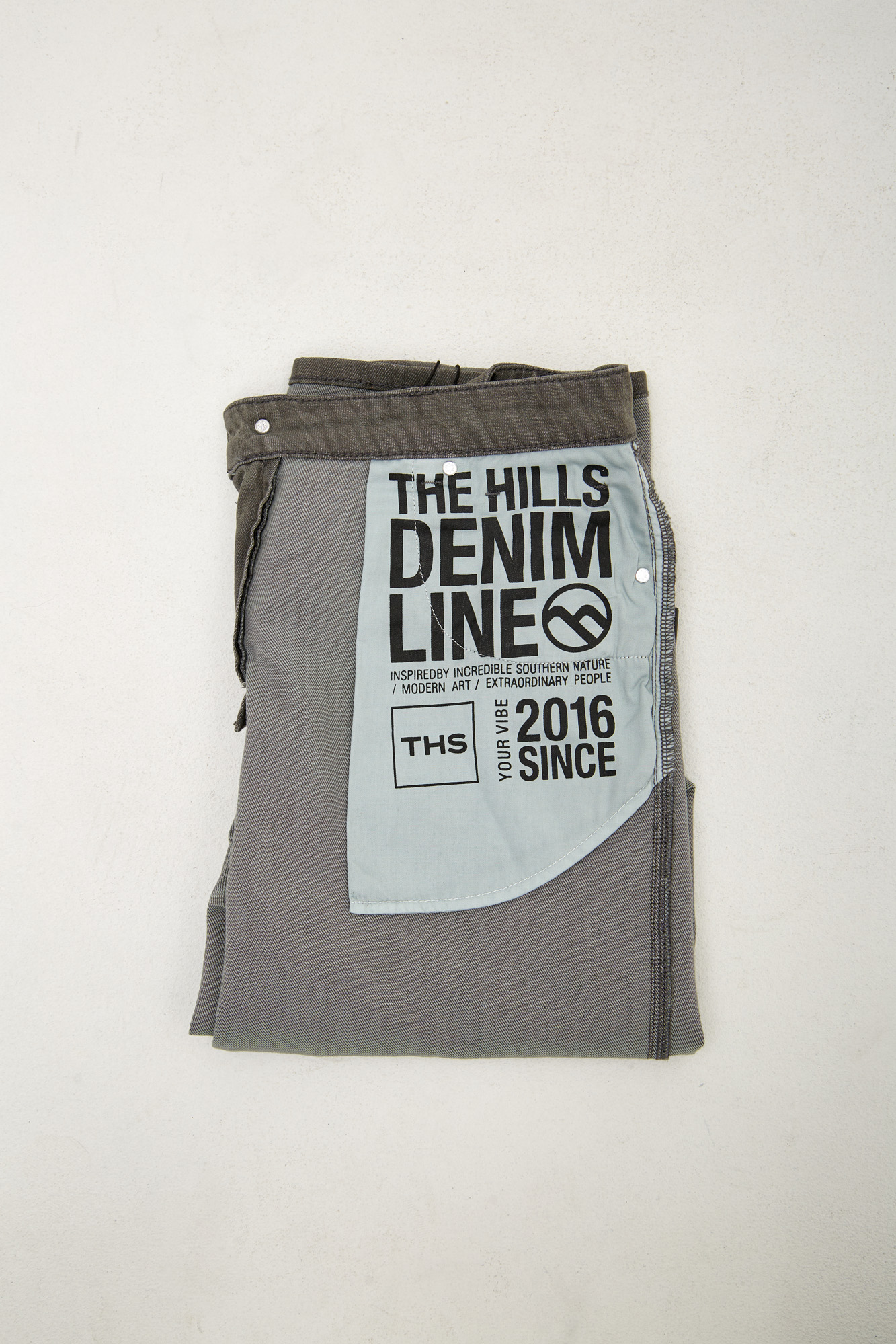 M-241-TK-56-1043 Брюки джинсовые The Hills Серый