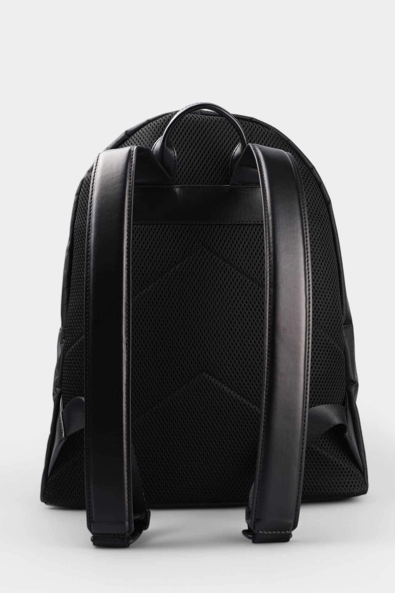 552191_805908 Рюкзак Karl Lagerfeld Черный