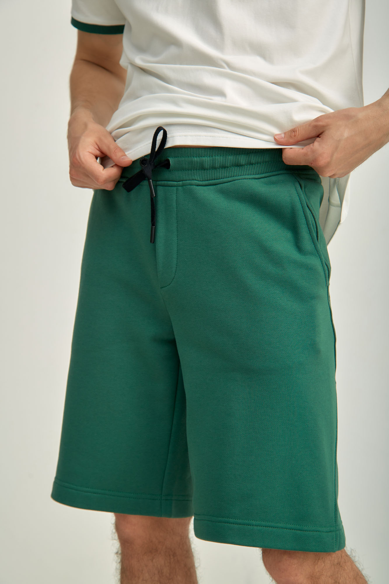 M-241-P-20-0087 Шорты The Hills Зеленый