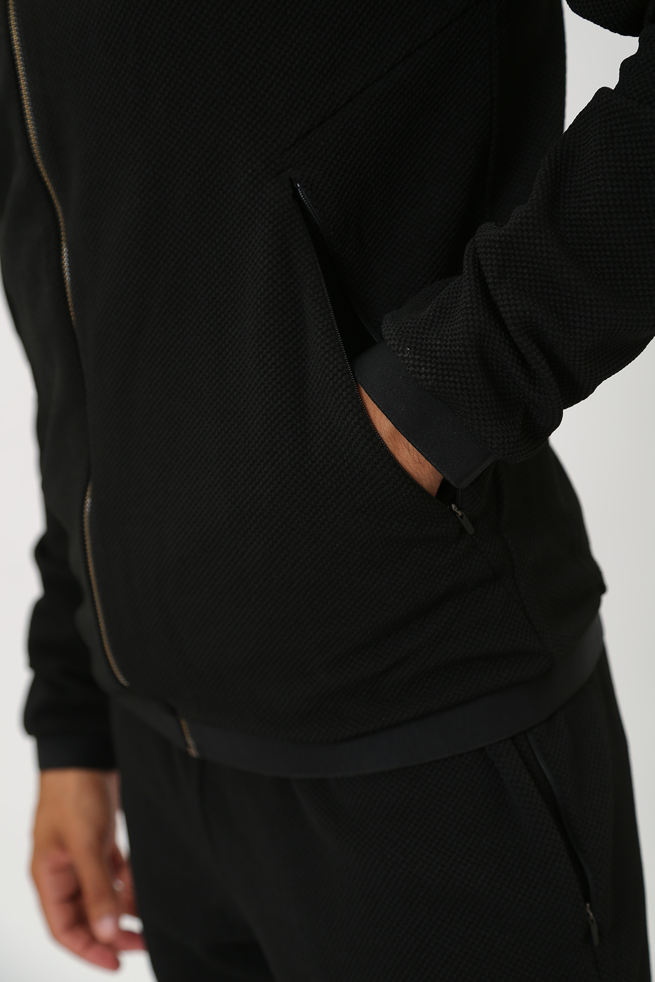 6RPM40_PJG1Z Толстовка EA7 Черный