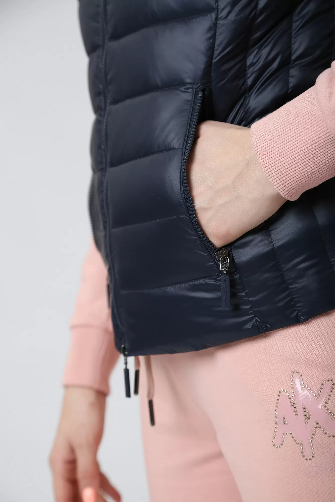 8NYQ01_YNM4Z жилет пуховый armani exchange 