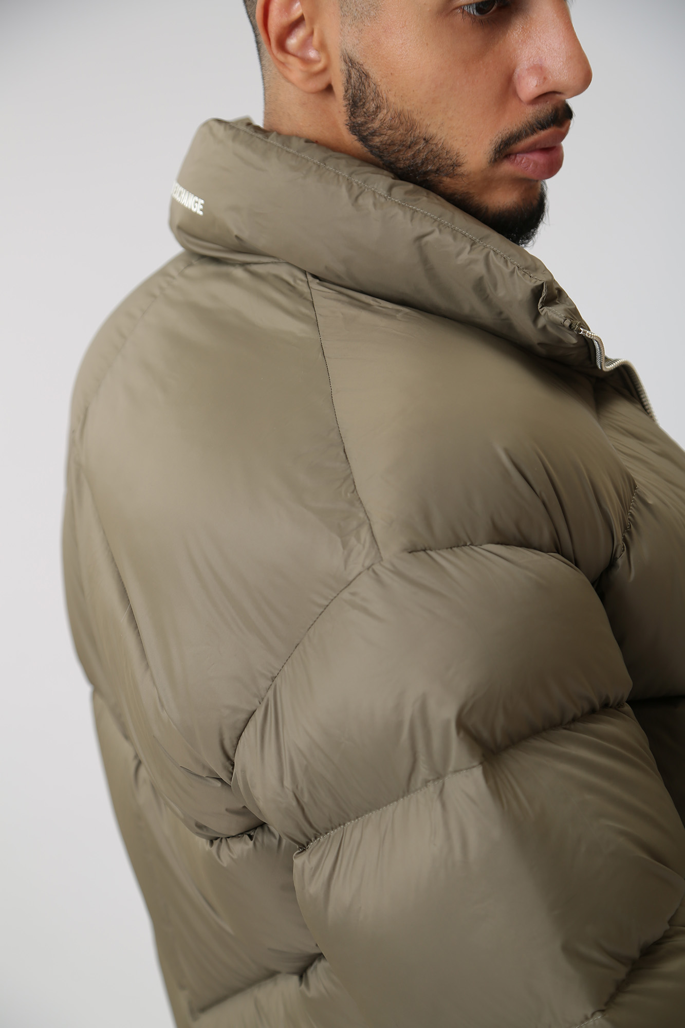 6RZBL9_ZN2RZ Куртка пуховая Armani Exchange Коричневый