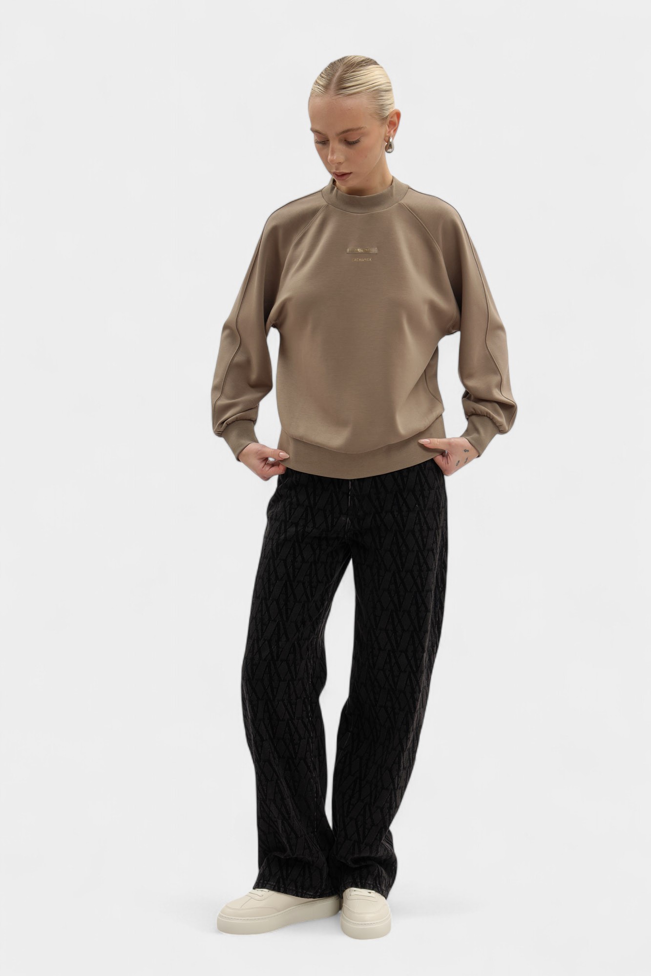 XW000804_AF16111 свитшот armani exchange 